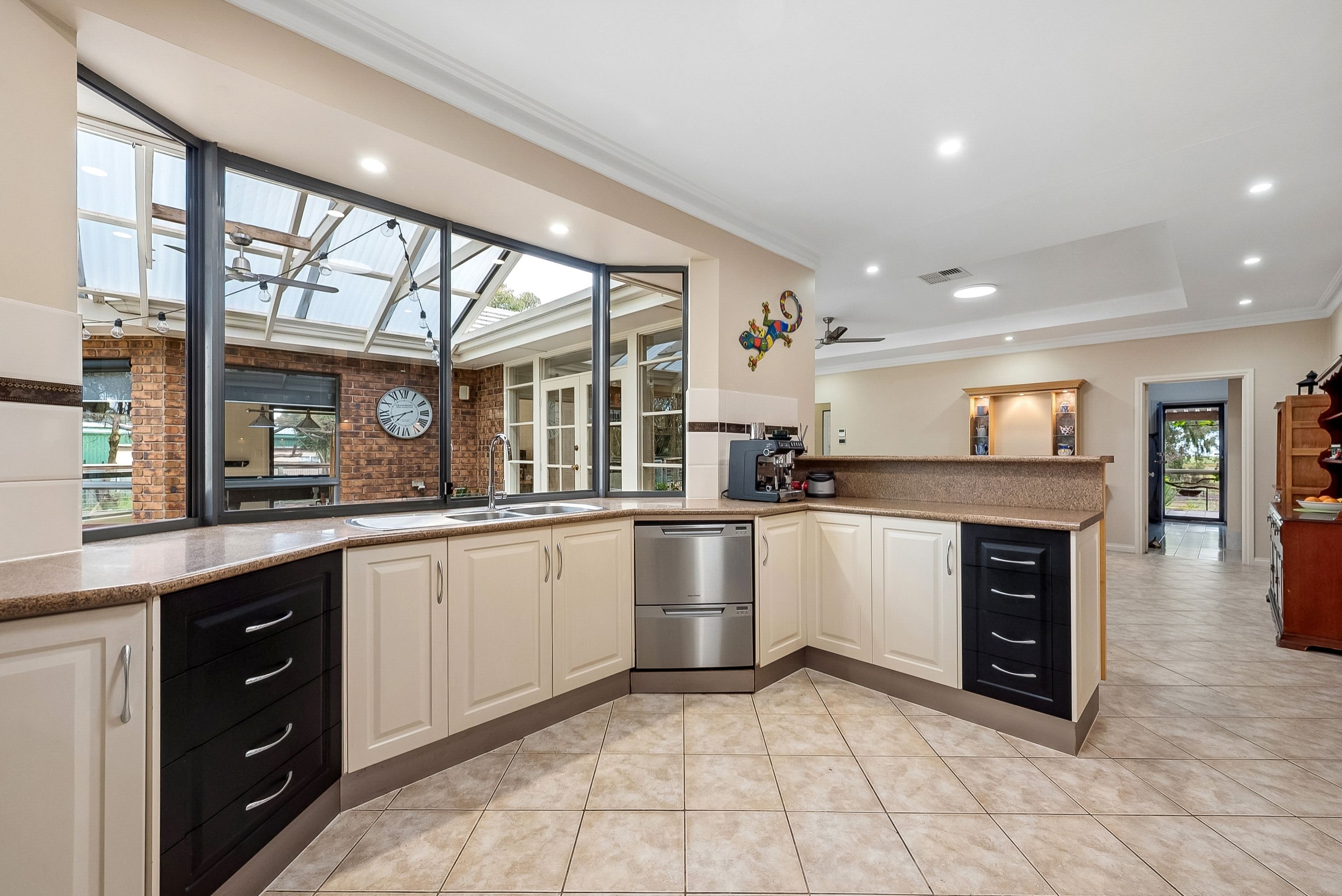 29 Horseshoe Drive — photo 9 of 30