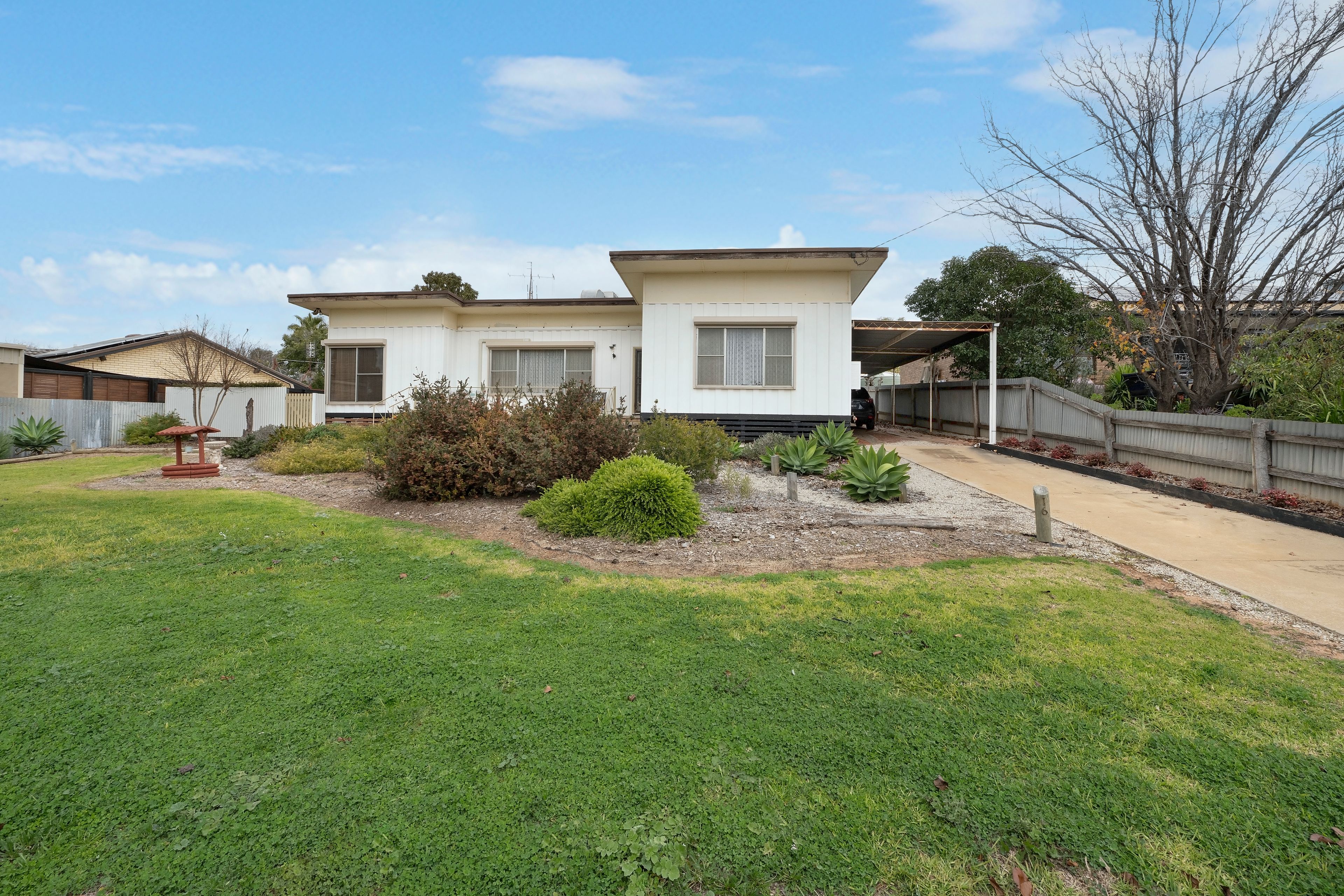 16 Hayes Hill Road — photo from Ray White Swan Hill