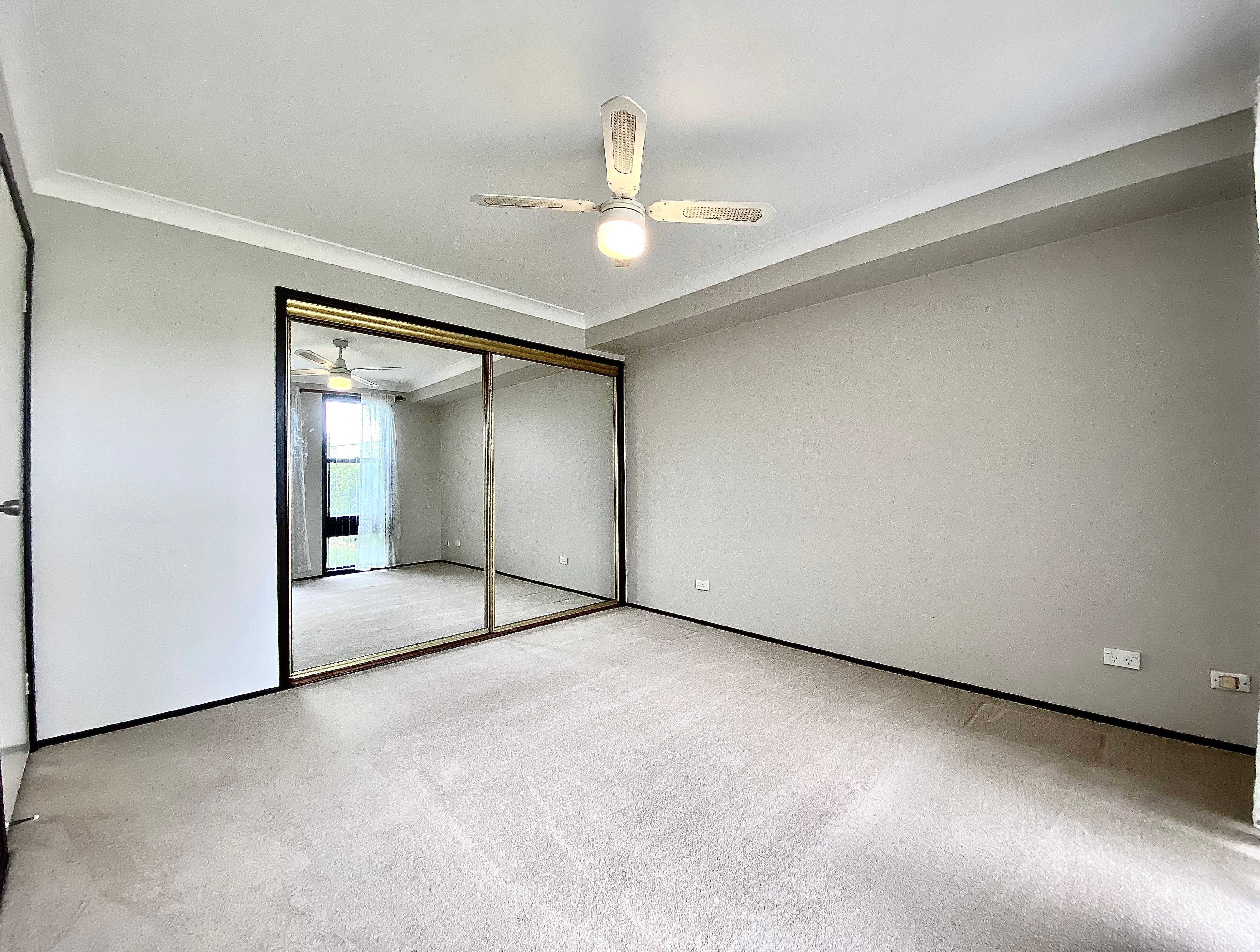5 Giles Crescent — photo 9 of 16