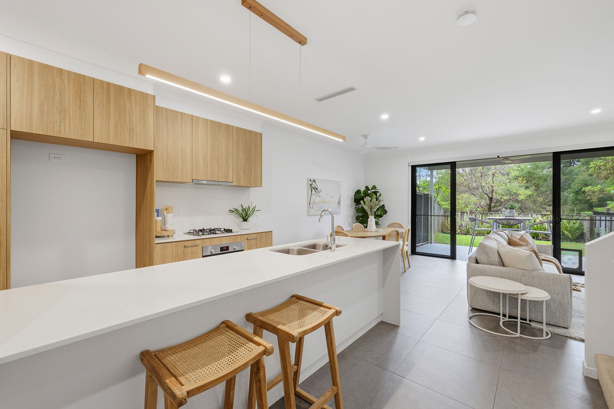 31/28 Bonogin Road — photo 4 of 27