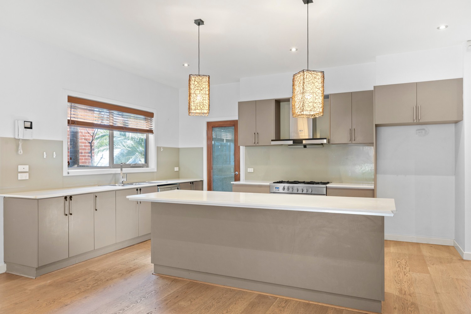 6 Moremi Place, South Morang, VIC 3752