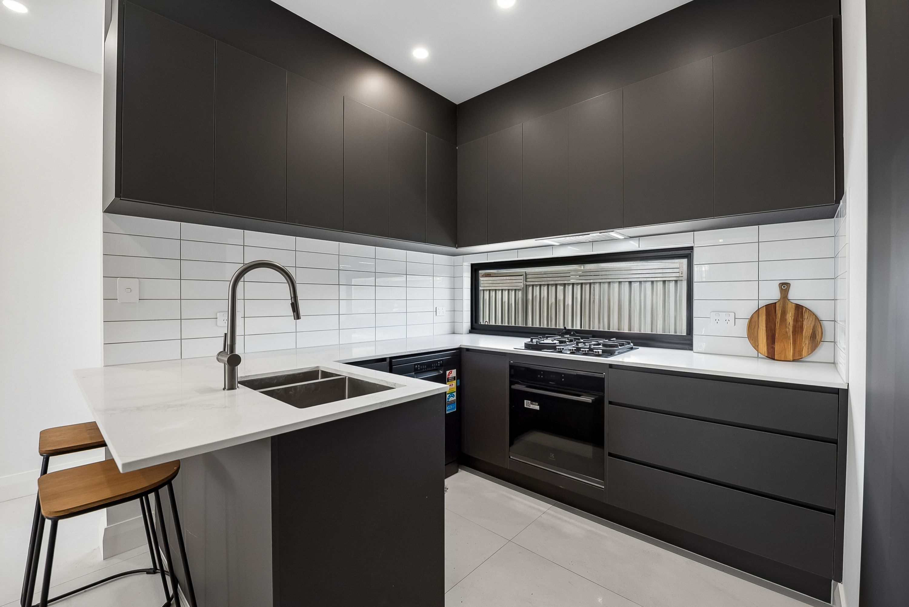 2/3 & 3 Lorne Avenue — photo 4 of 12