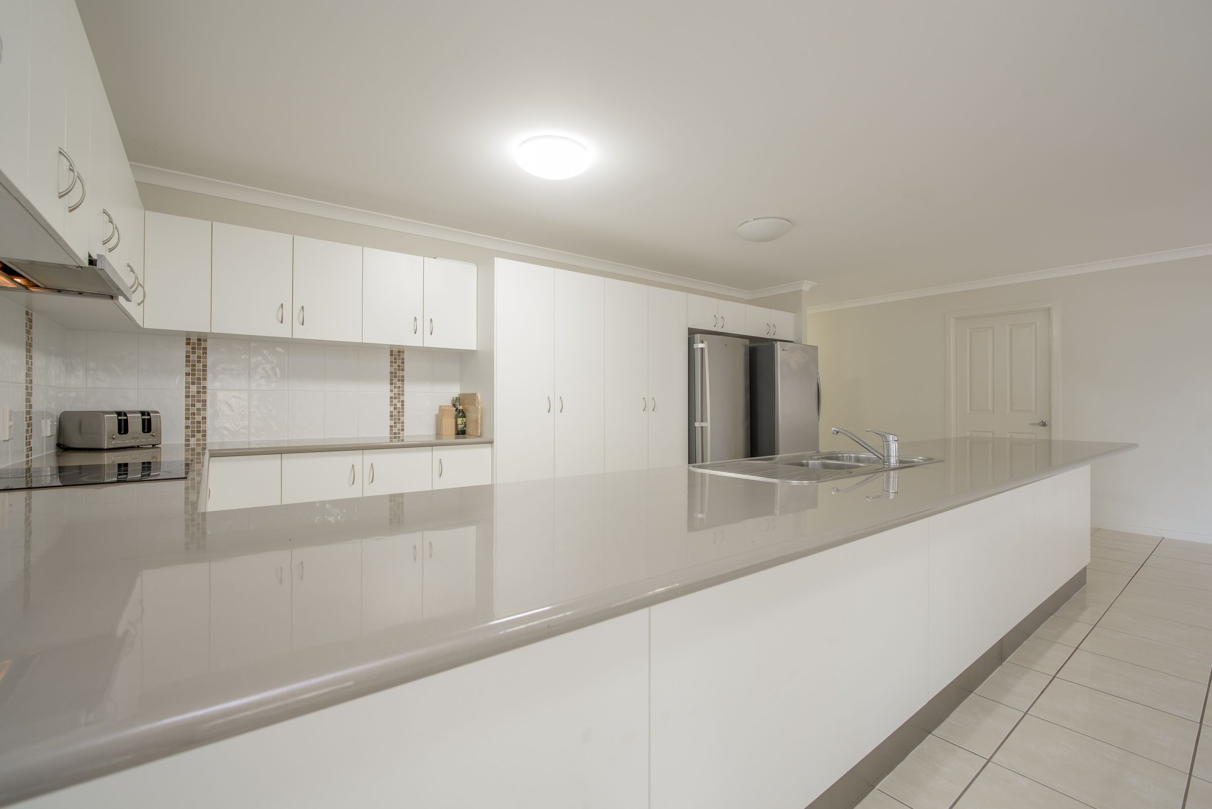 38 Iris Road, Kirkwood, QLD 4680
