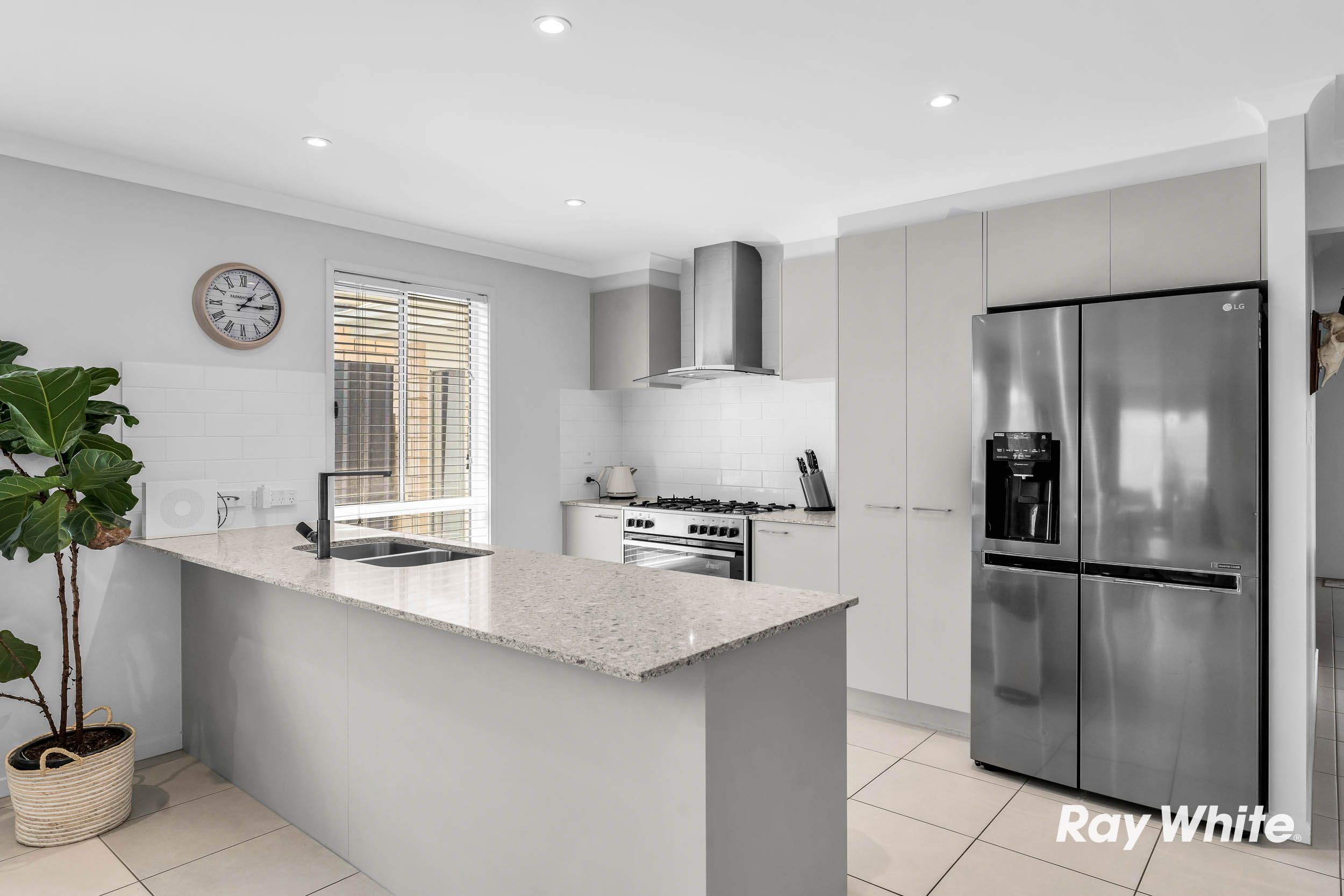 8 Irma Circuit, Park Ridge, QLD 4125