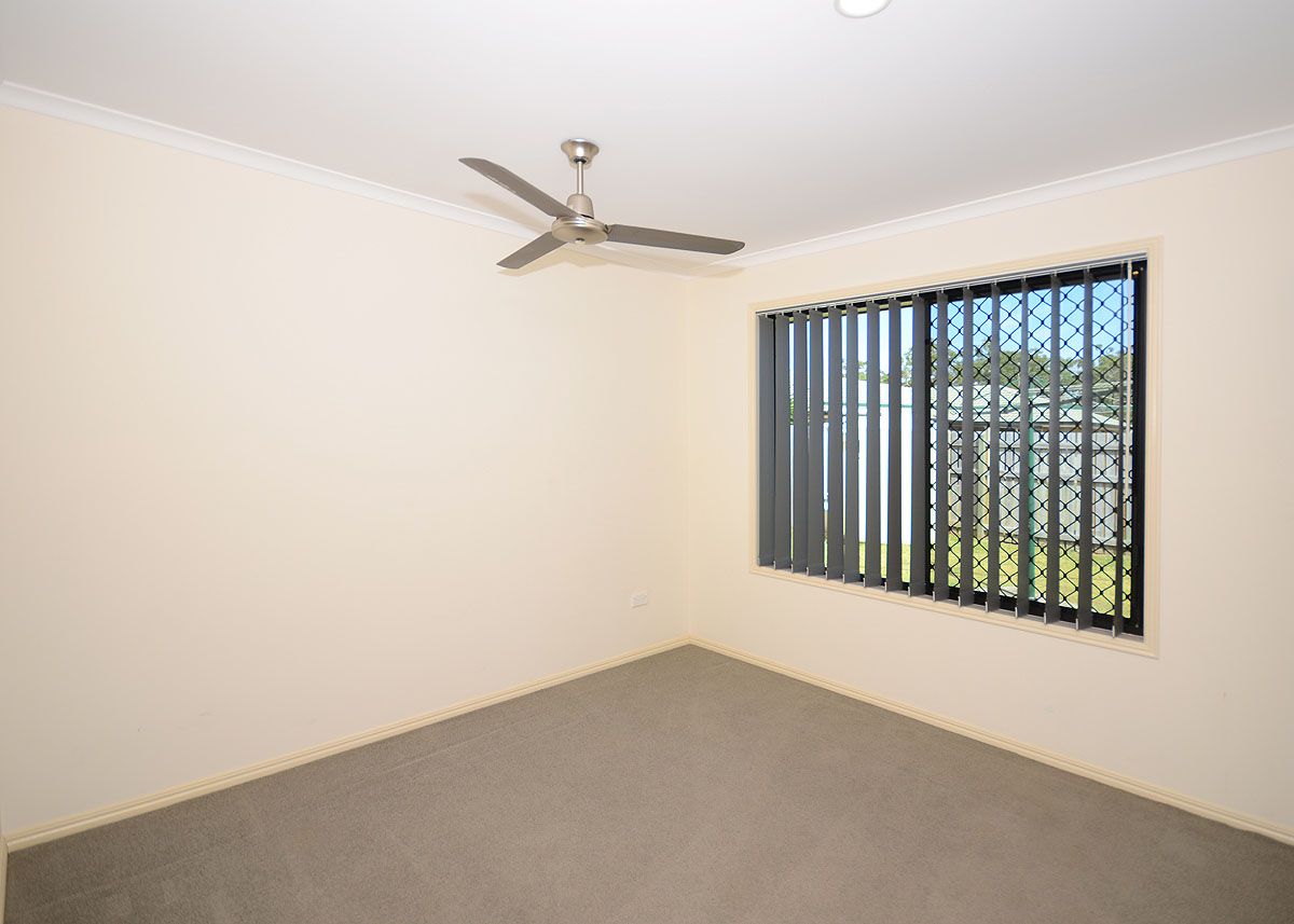 8 Zircon Street — photo 11 of 21