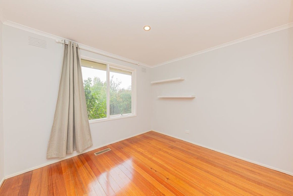 140 Jacksons Road — photo 9 of 16