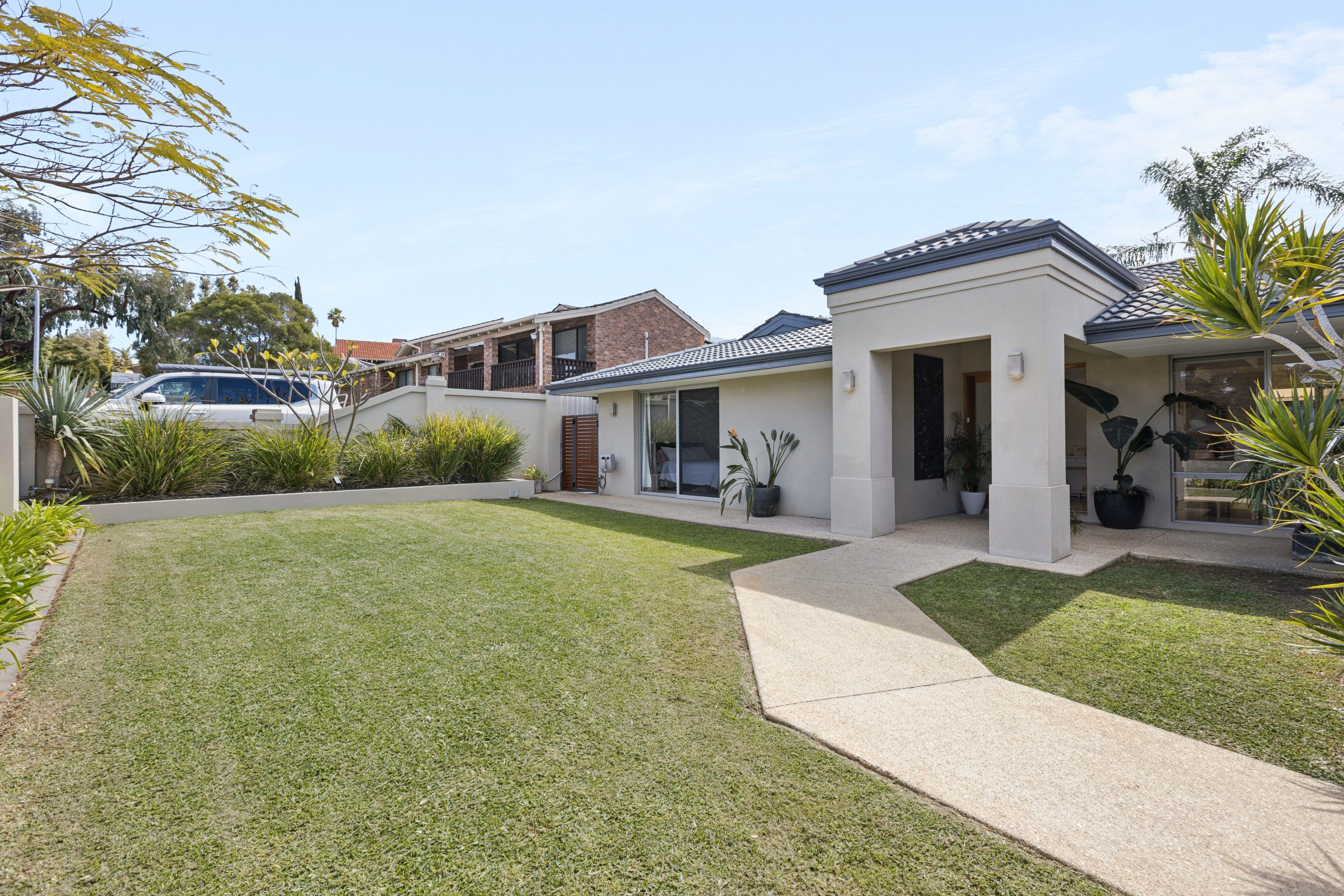 18 Dundee Court, Duncraig, WA 6023