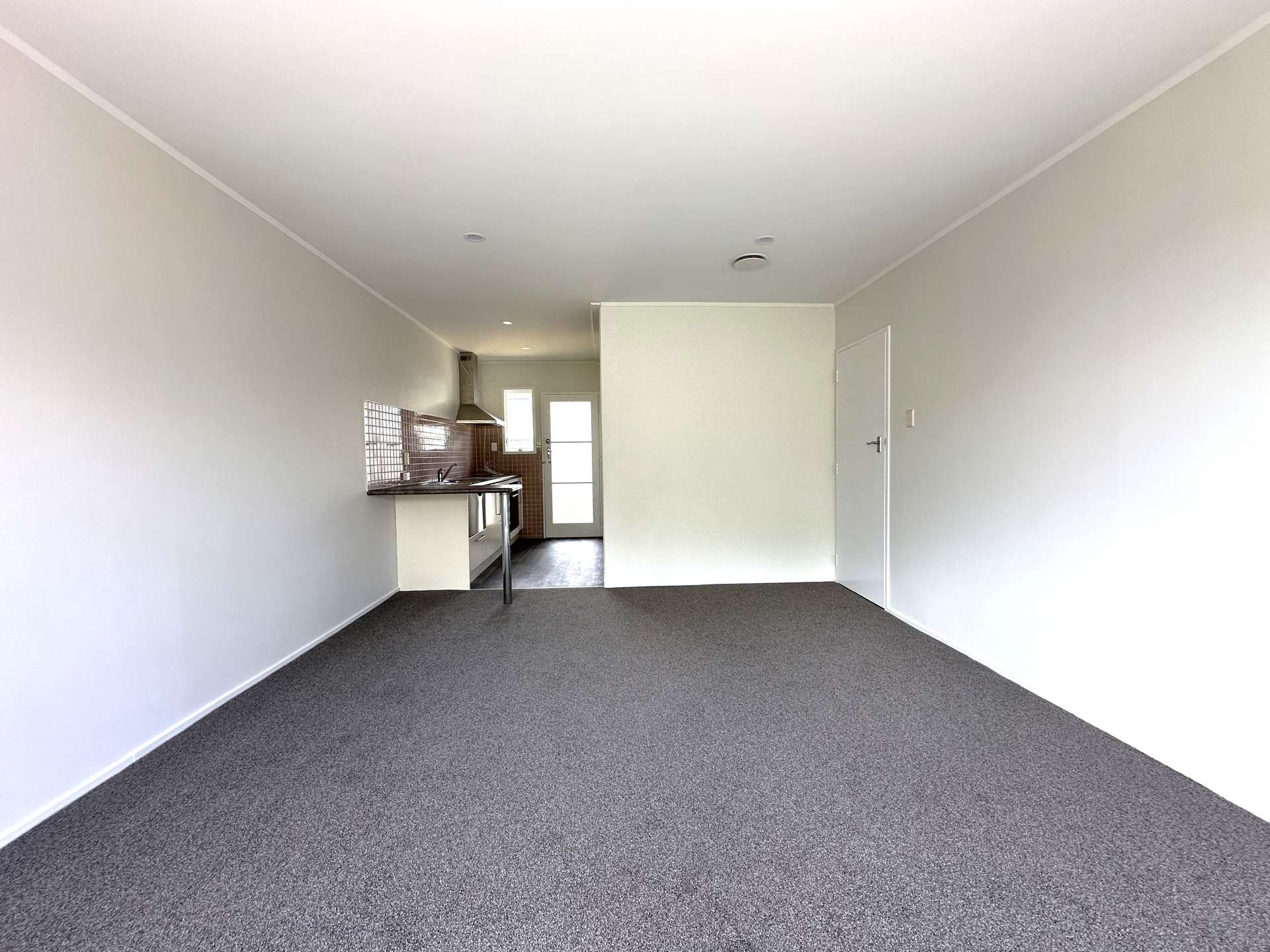 9/16 Inkerman Street photo 3