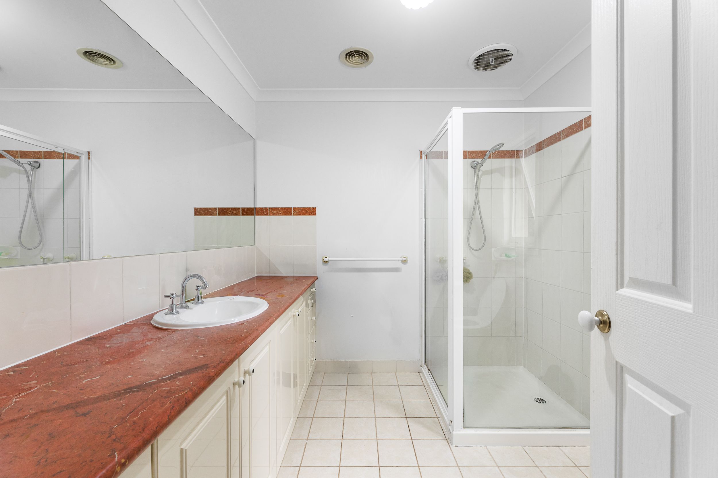 2/38 Kintore Crescent — photo 11 of 17