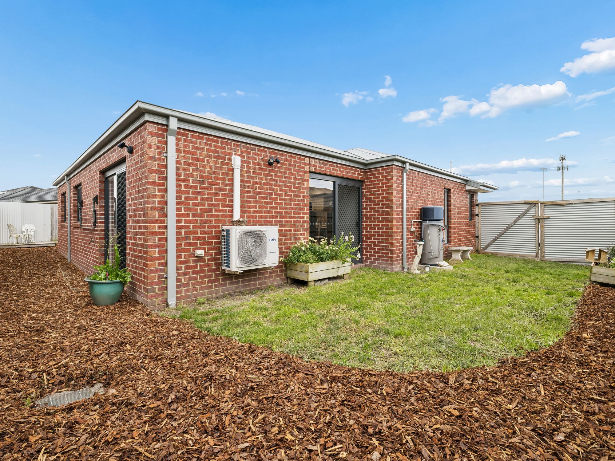 15 Furlong Crescent — photo 11 of 18