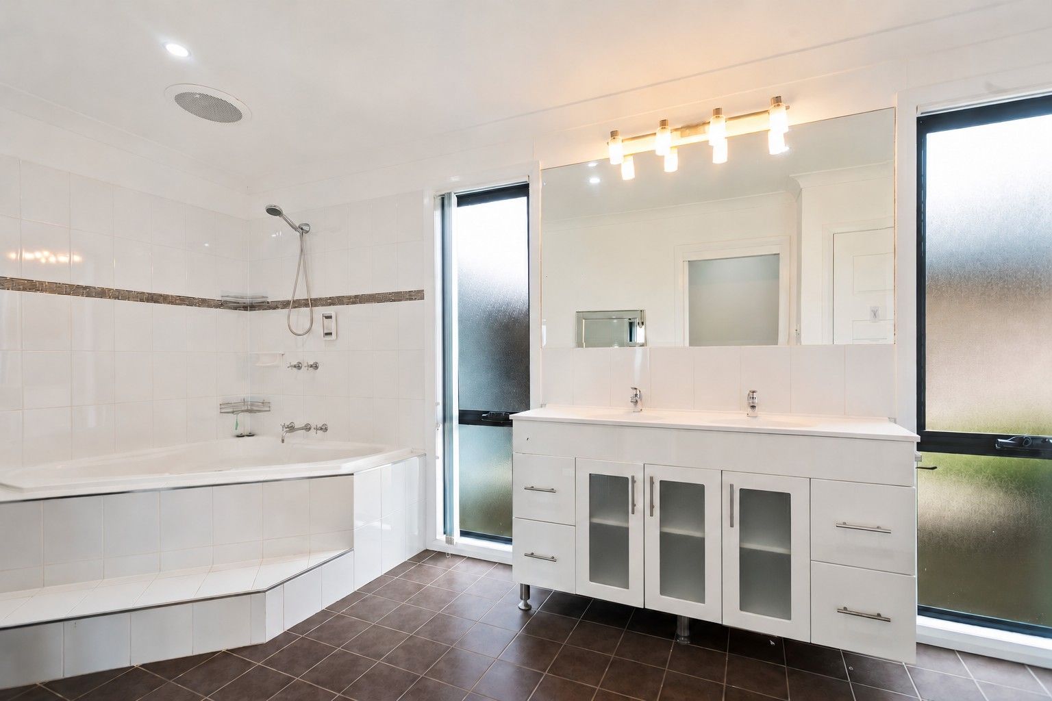 13 Wollongong Street — photo 9 of 15