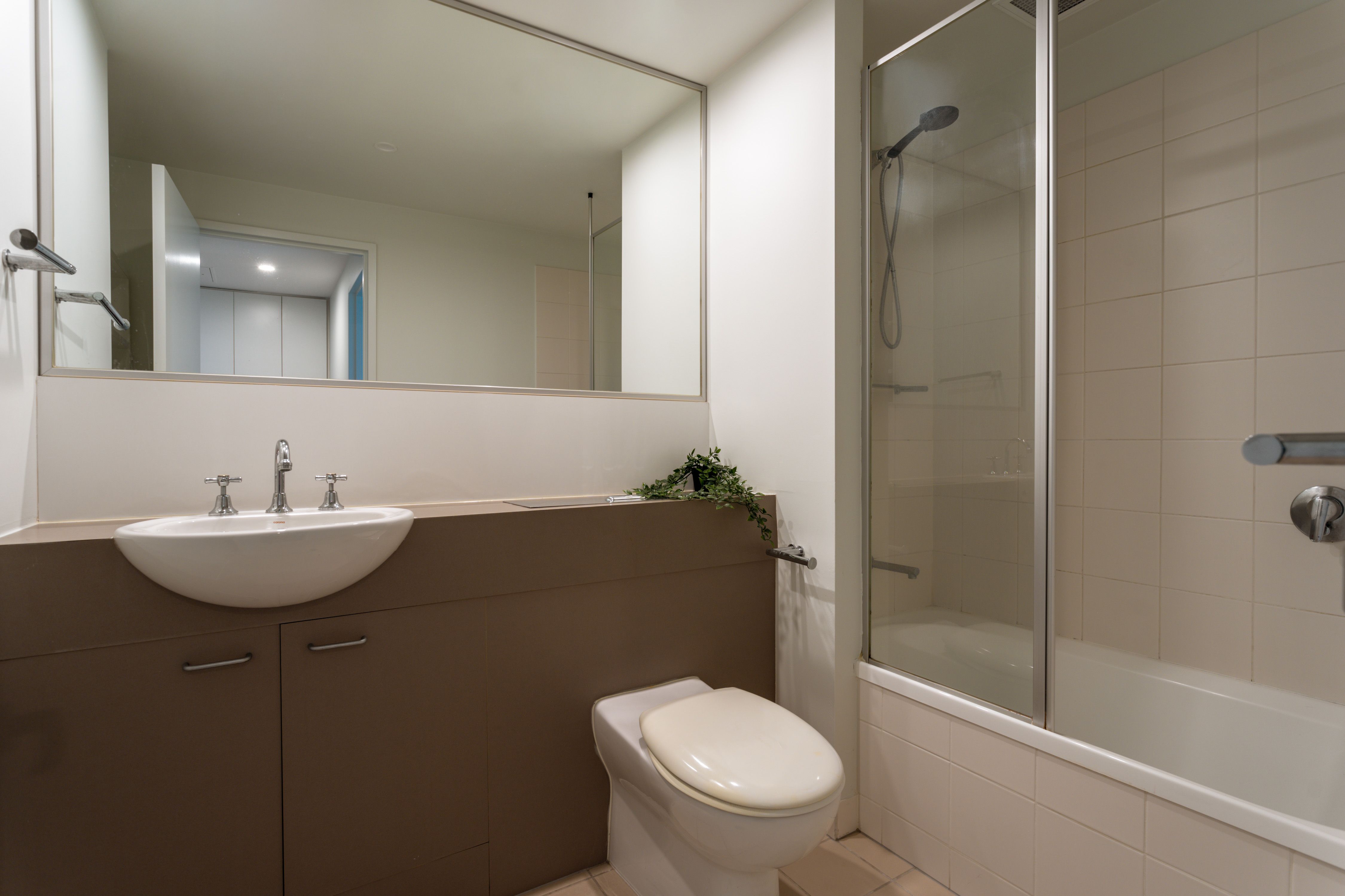 Top Floor/71 Beeston Street — photo 9 of 24