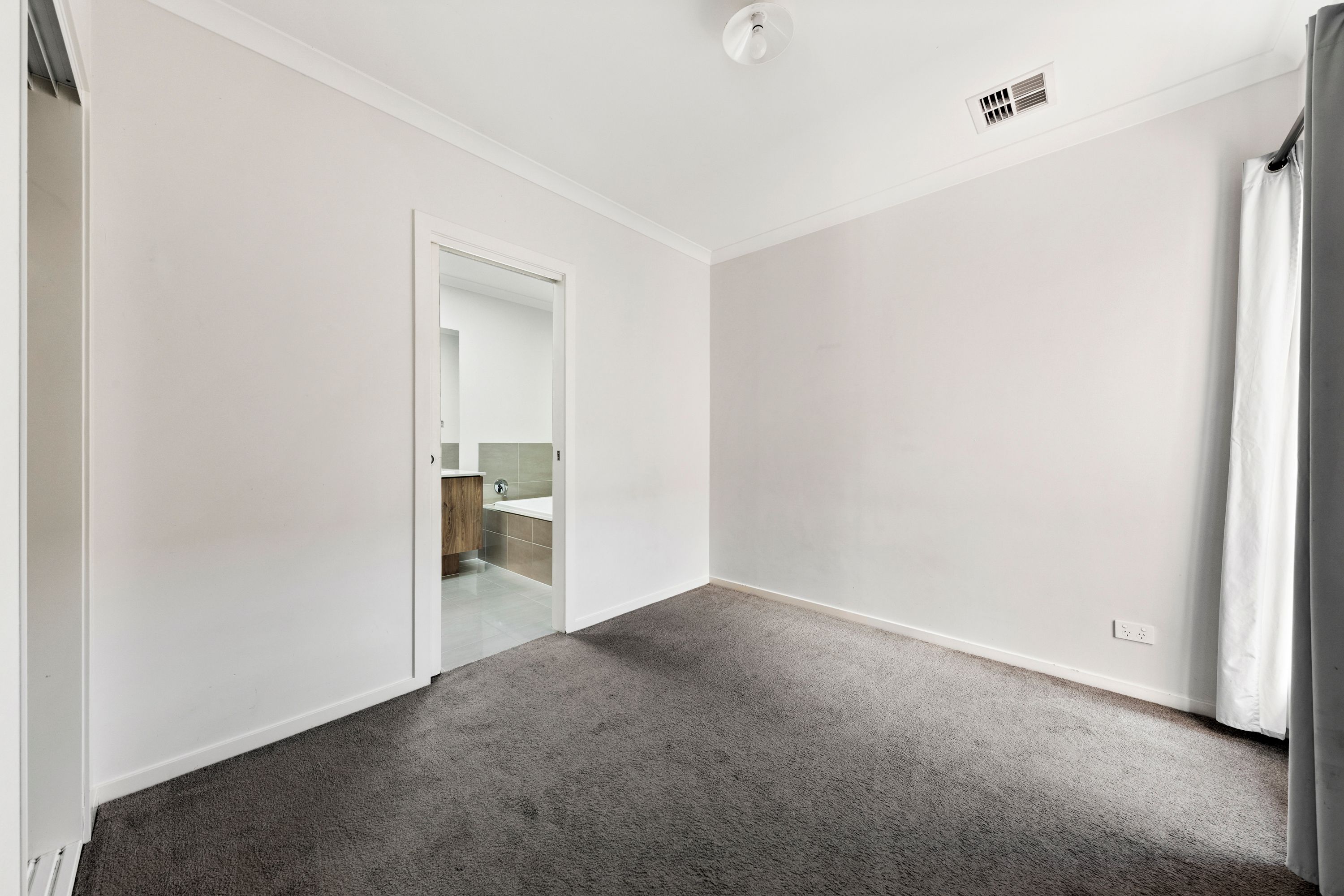 3 Yolen Street — photo 10 of 19