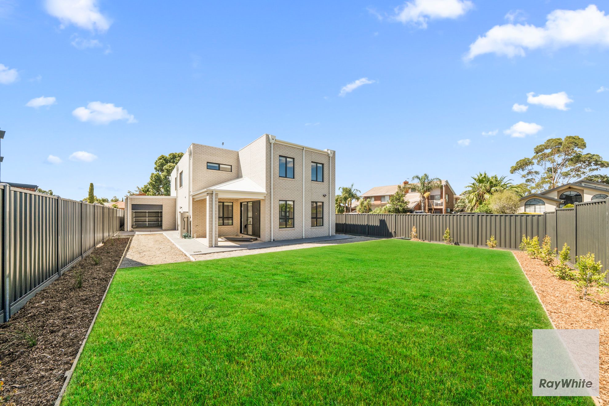21 Verona Drive — photo 9 of 10