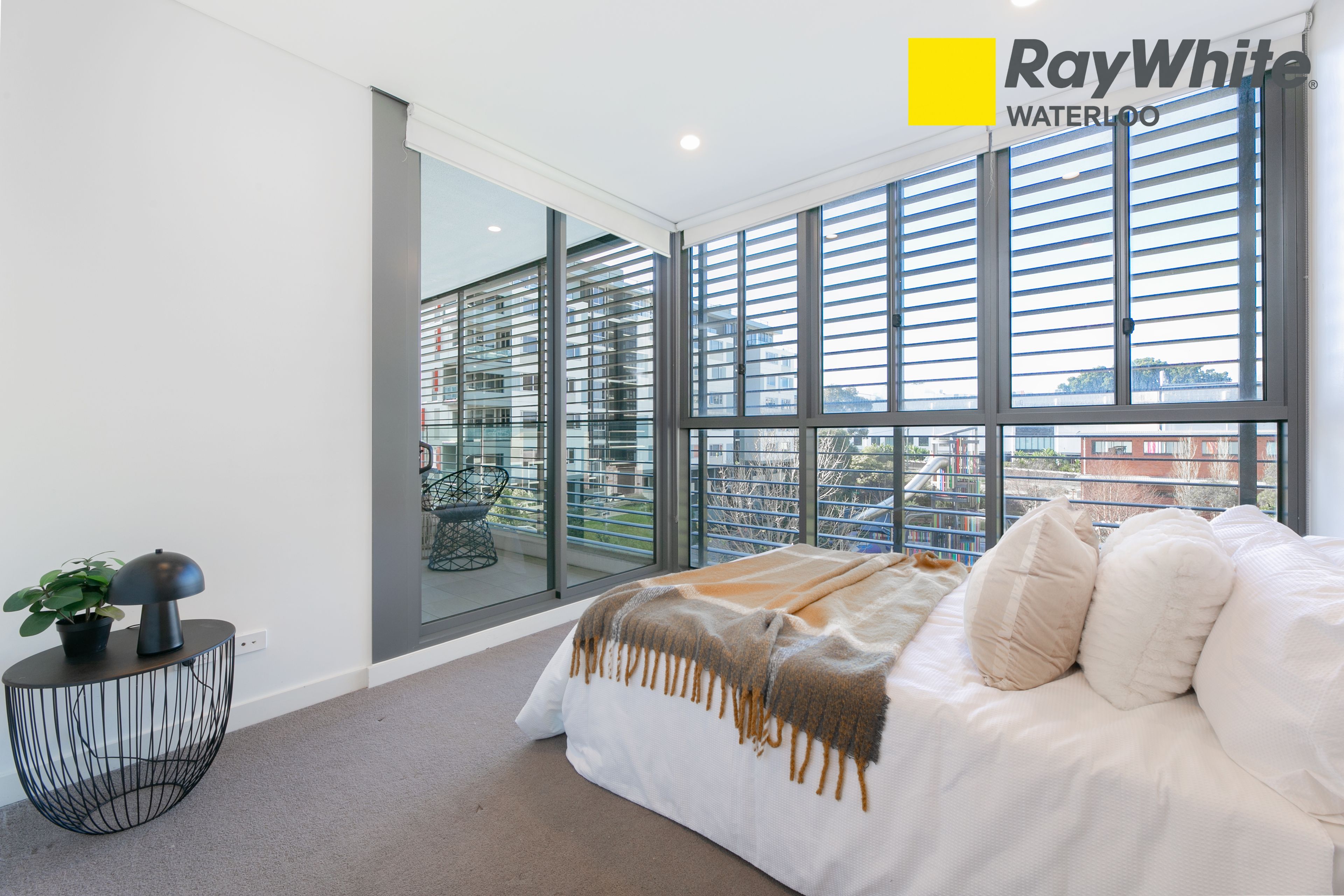 302/16 Gadigal Avenue — photo 6 of 17