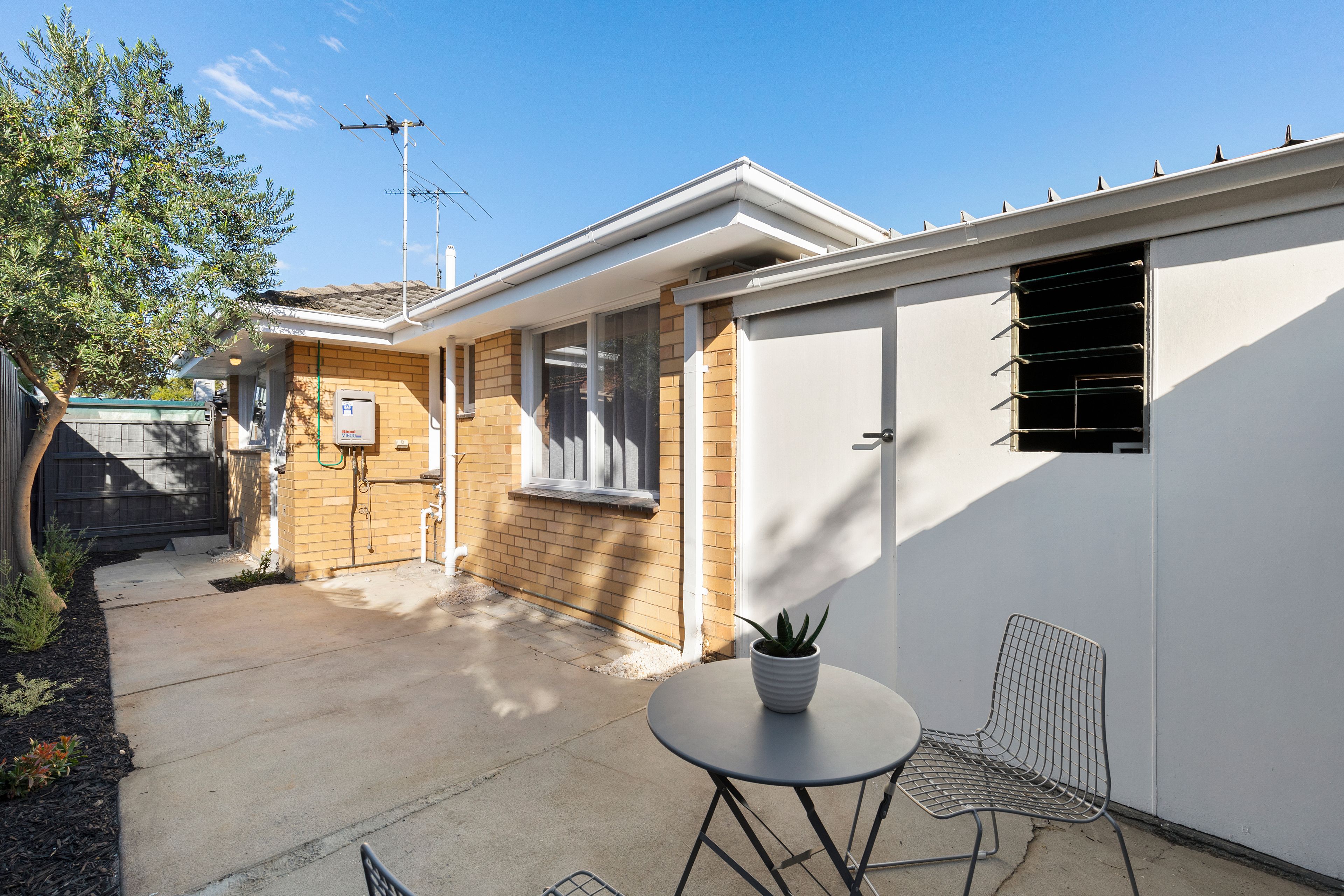 2/3-5 Spencer Street — photo 9 of 10