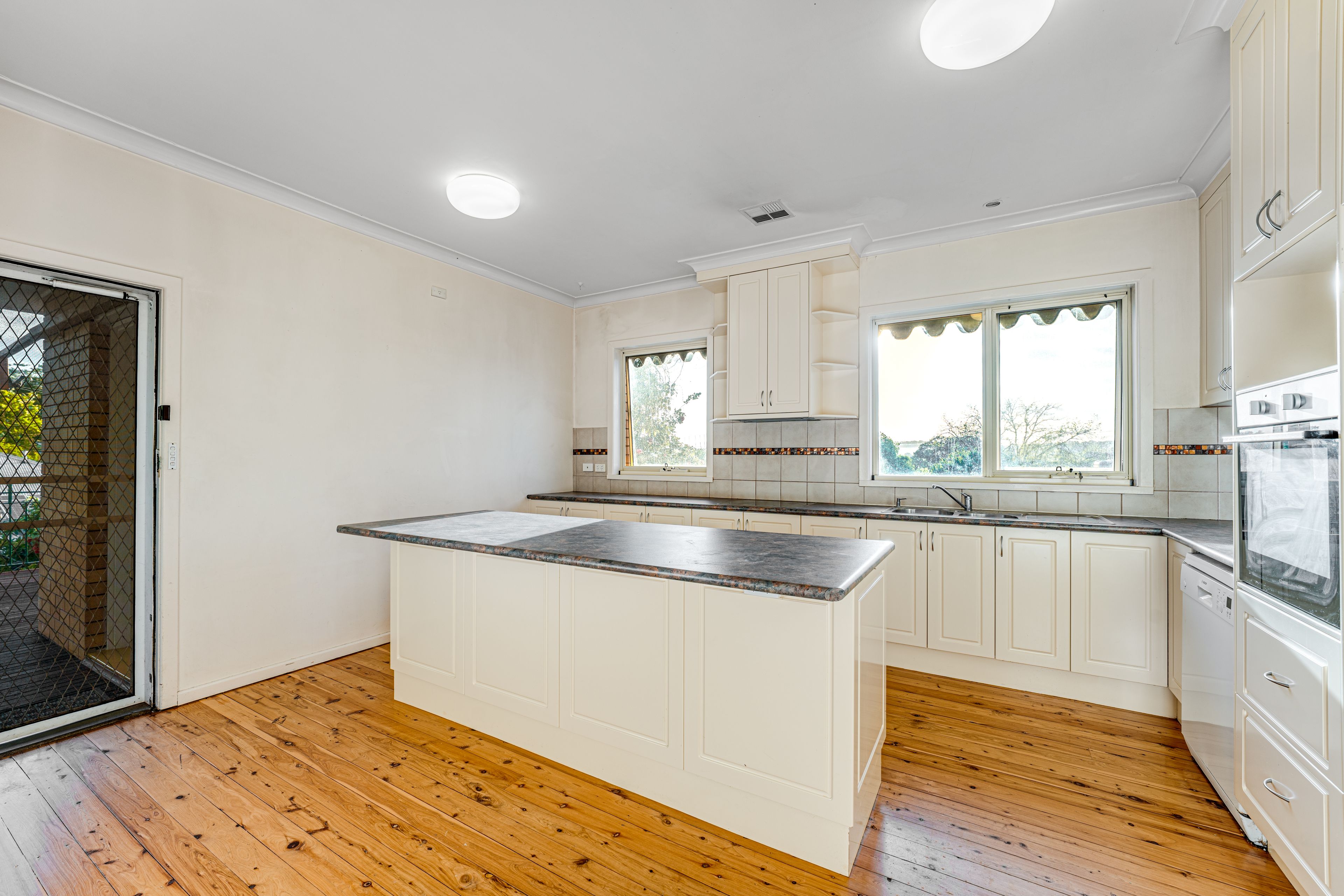 333 Chambers Avenue — photo 10 of 30