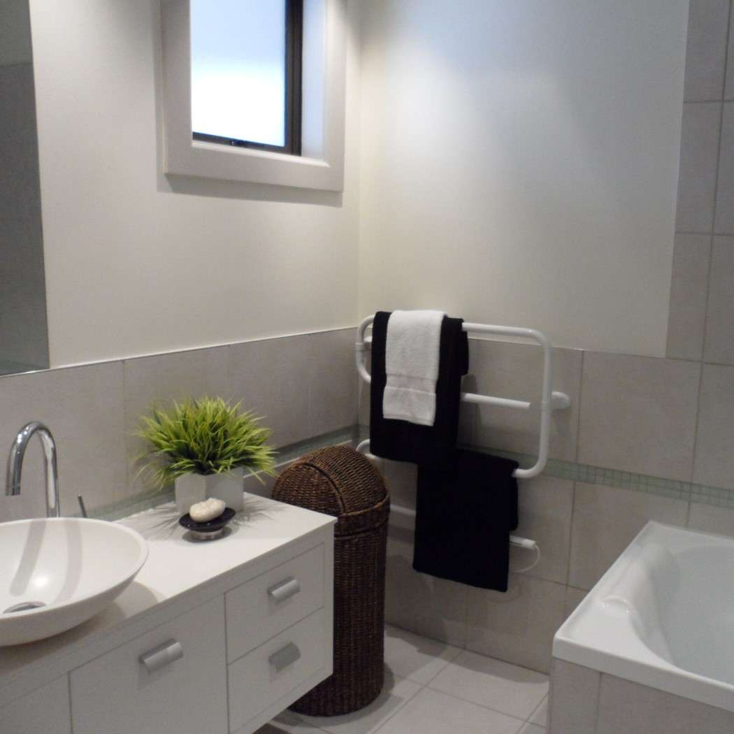 2A/12 Selwyn Road, Howick, Manukau City Real Estate Ray White New