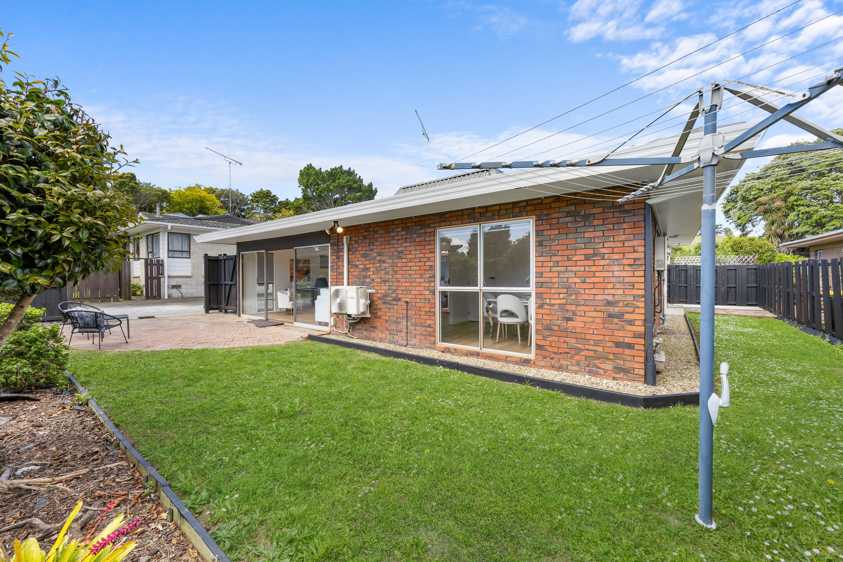 1/12 Imogene Way, Half Moon Bay, Manukau City