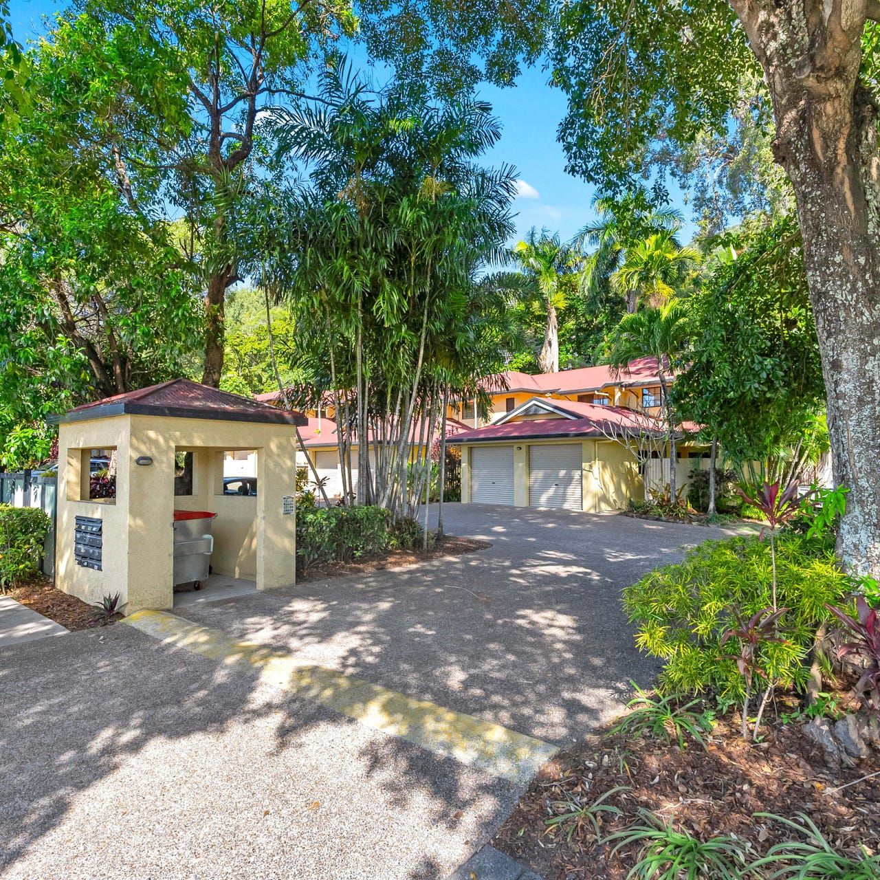 2/11-19 Stratford Parade, Stratford, QLD 4870