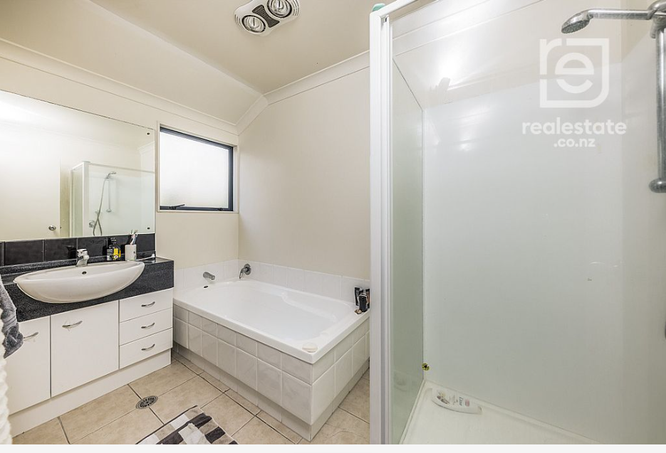 61 De Havilland Drive, Goodwood Heights, Manukau City