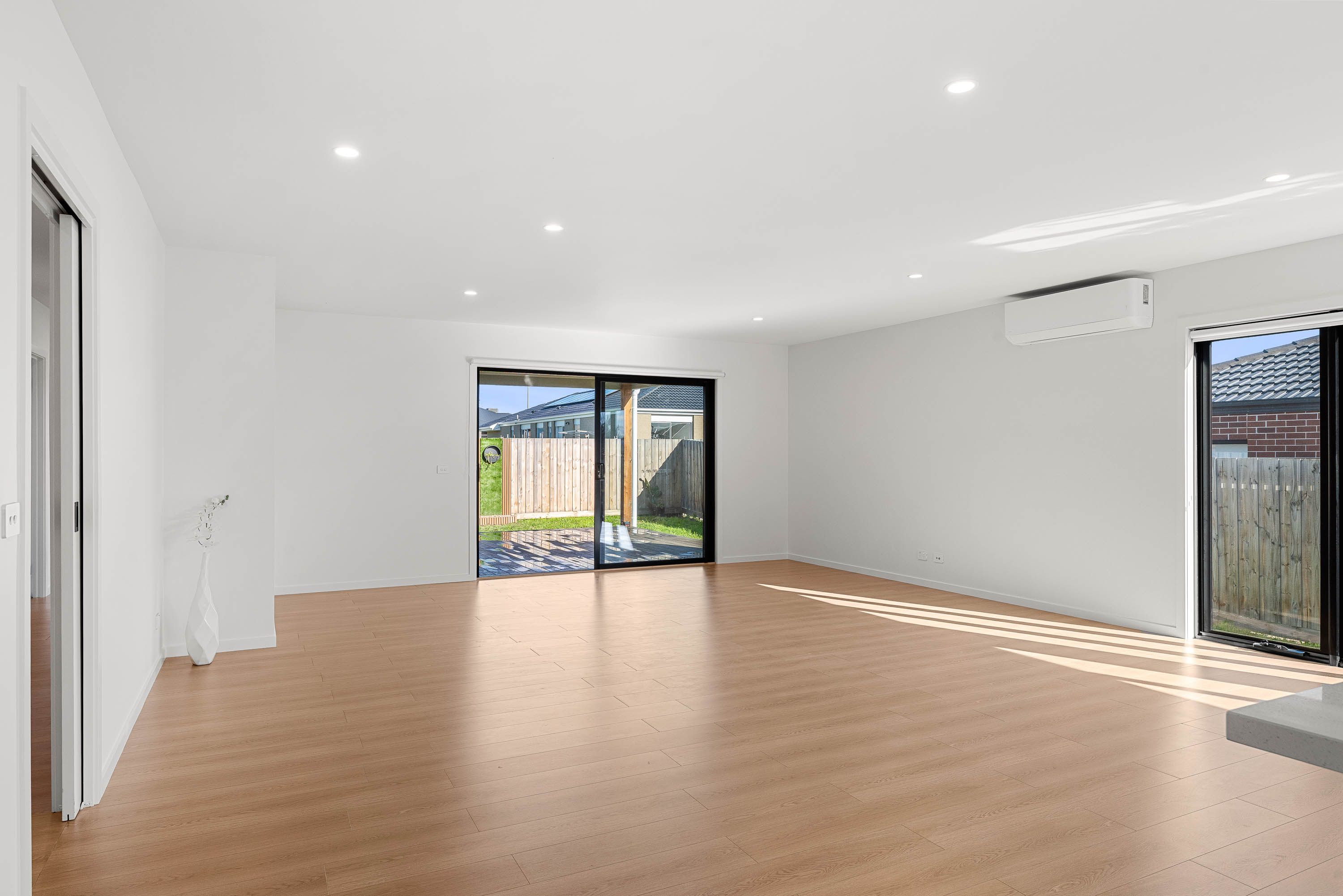 12 Tussock Way — photo 8 of 26