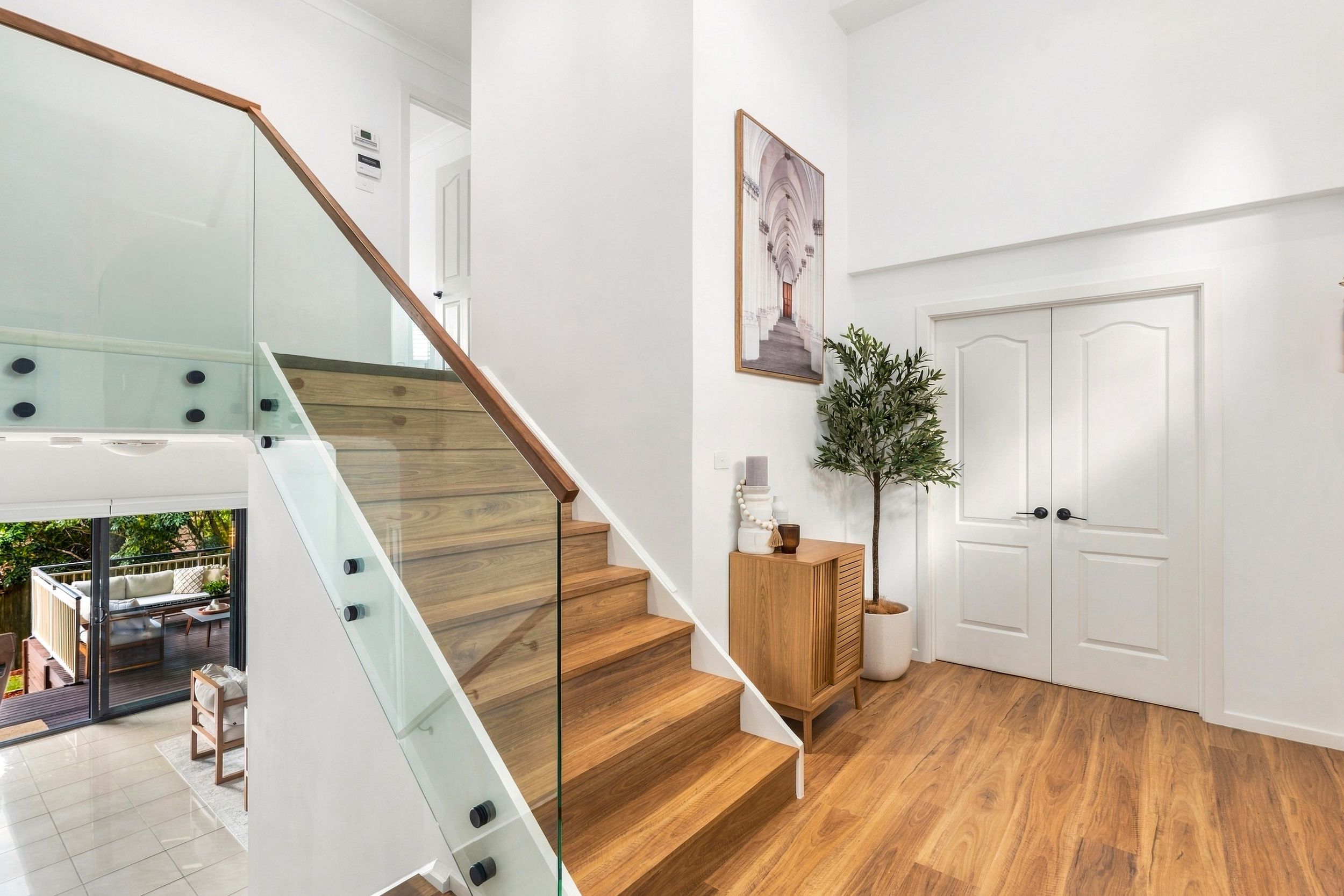 136 Woodbury Park Drive — photo 3 of 18