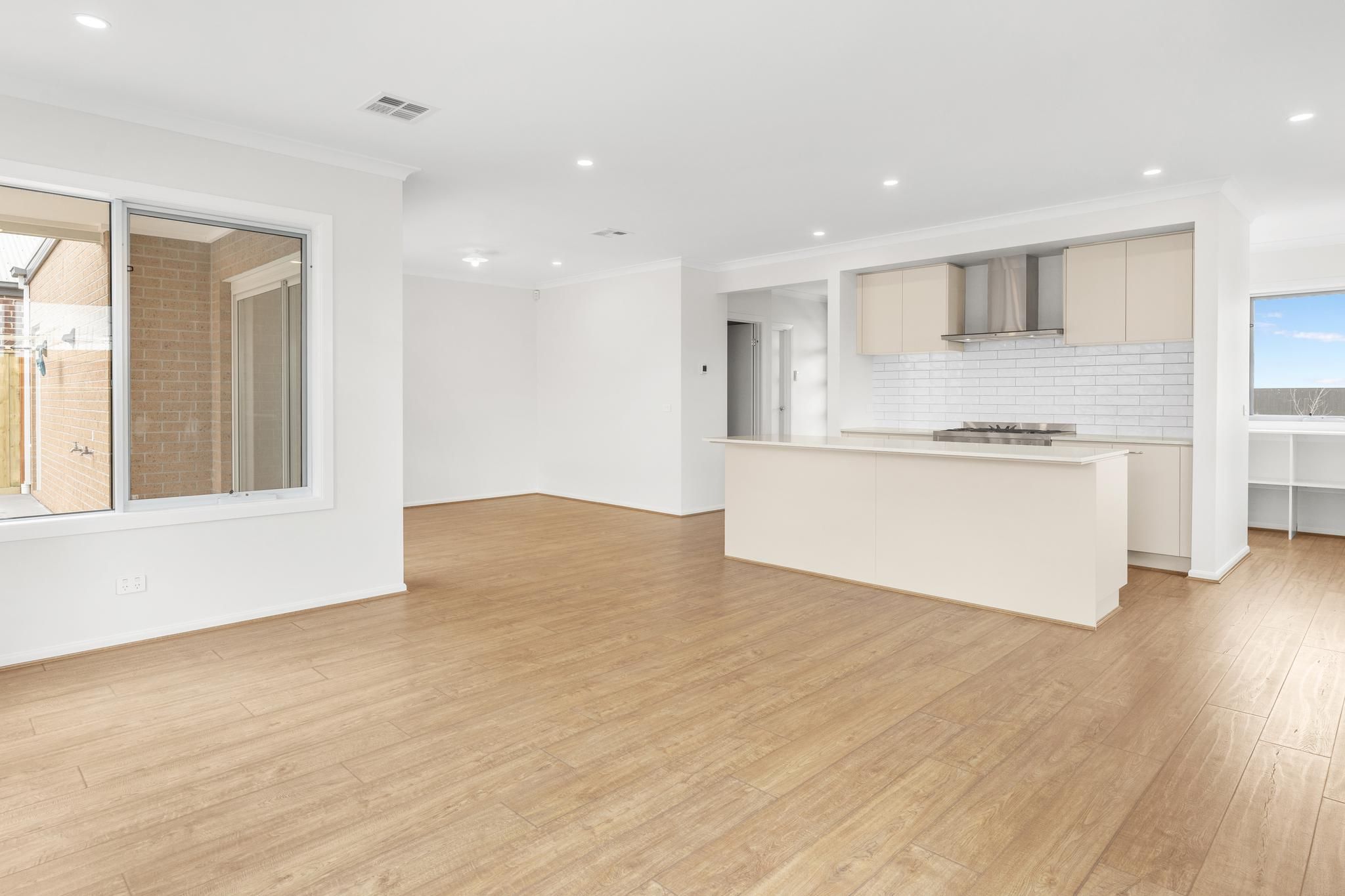 2 Lyric Drive, Mambourin, VIC 3024