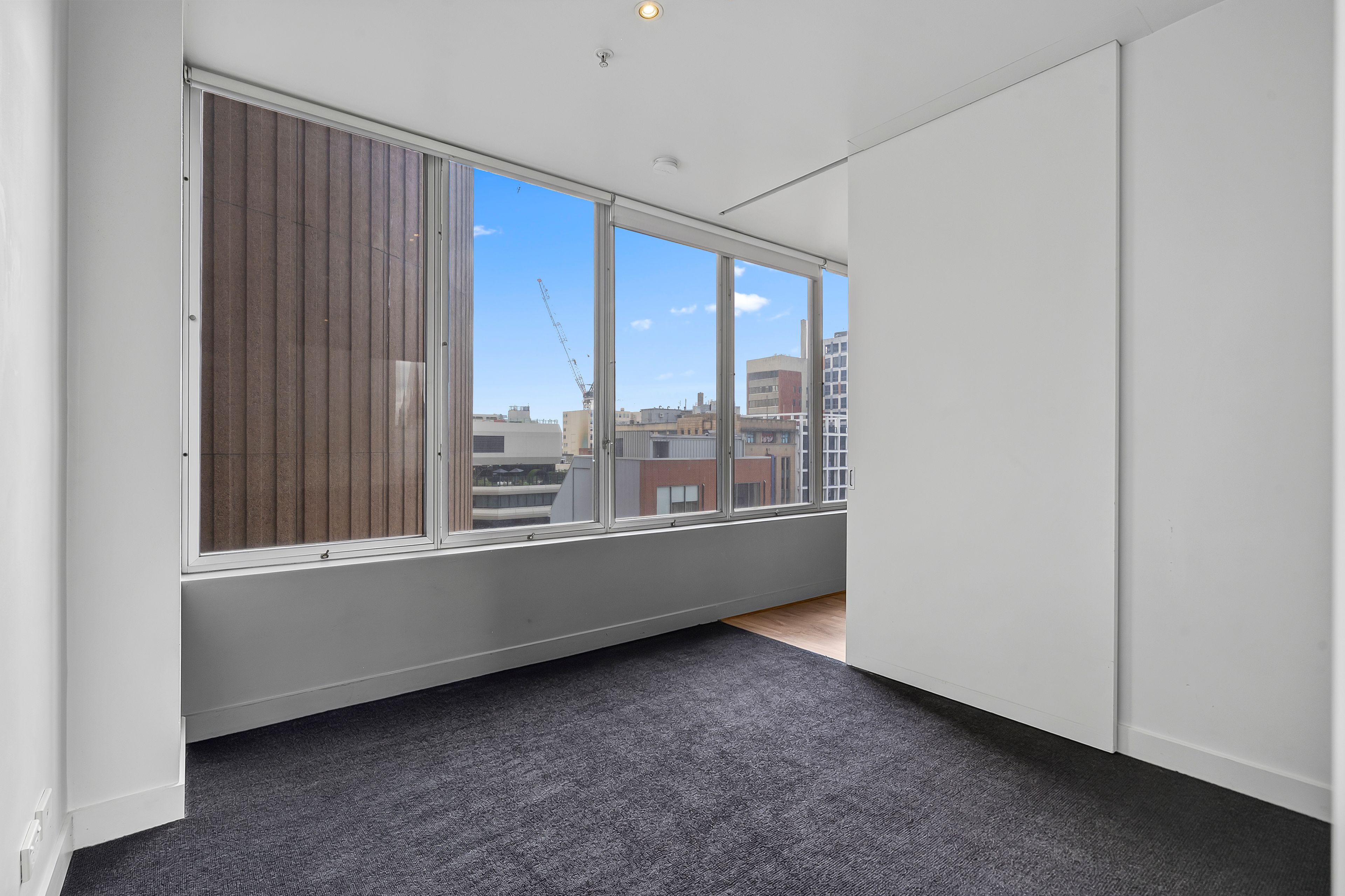 906/325 Collins Street — photo 7 of 10