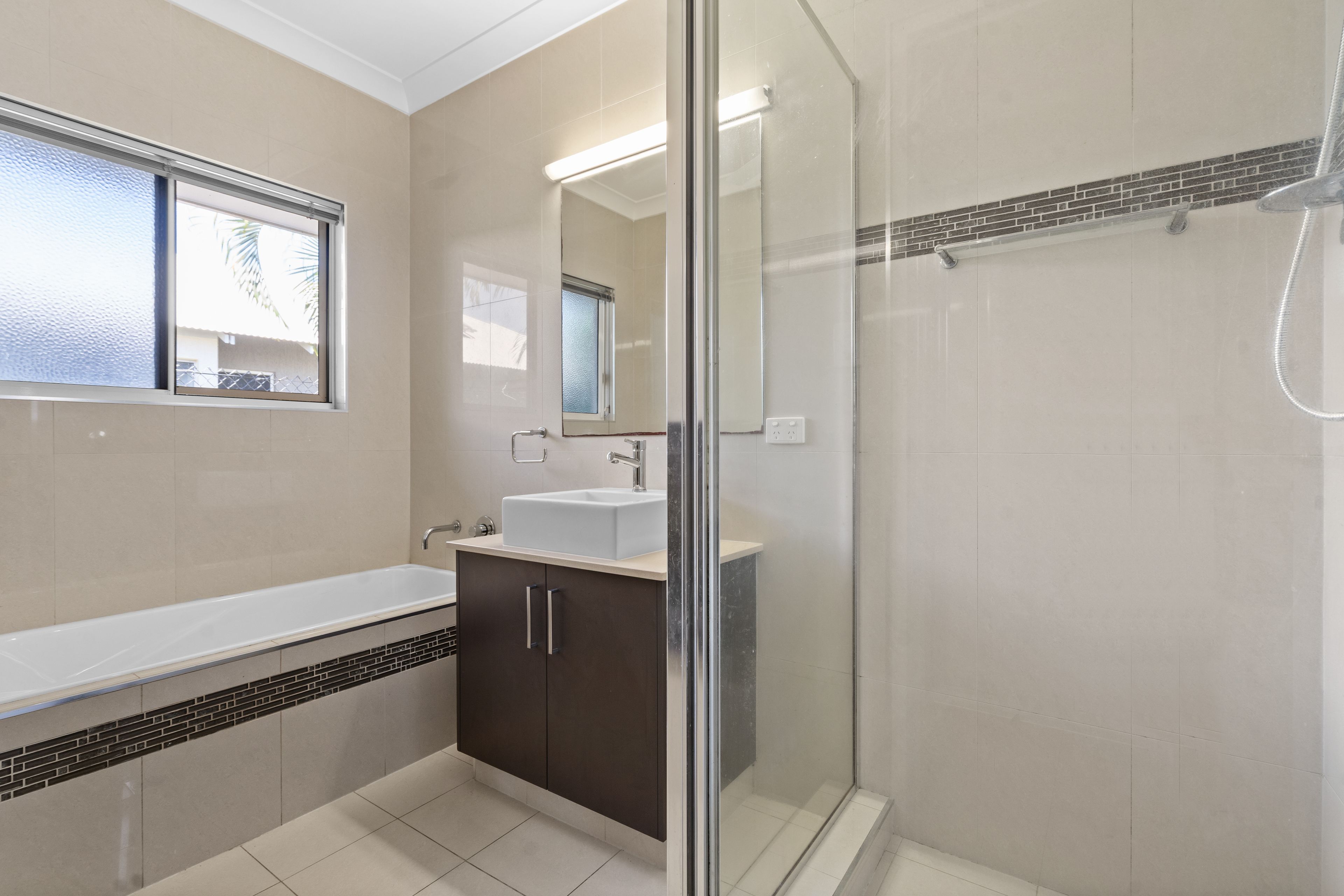 3 Gerardine Crescent — photo 14 of 26