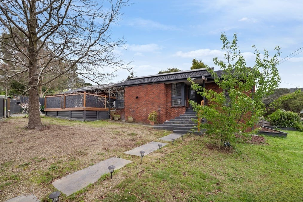 2 Gravenstein Crescent, The Basin VIC 3154