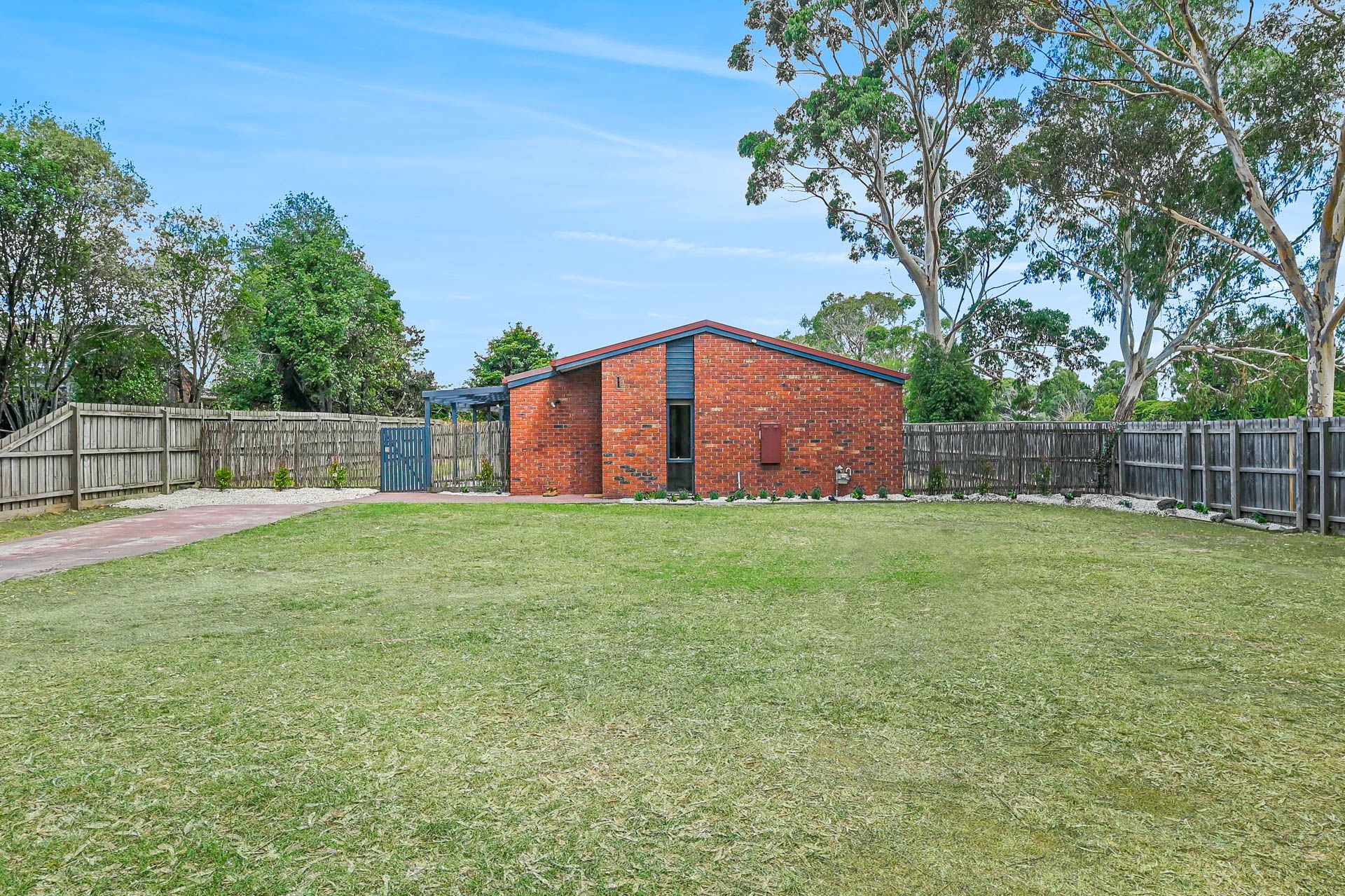 12 Carluke Close, Berwick, VIC 3806