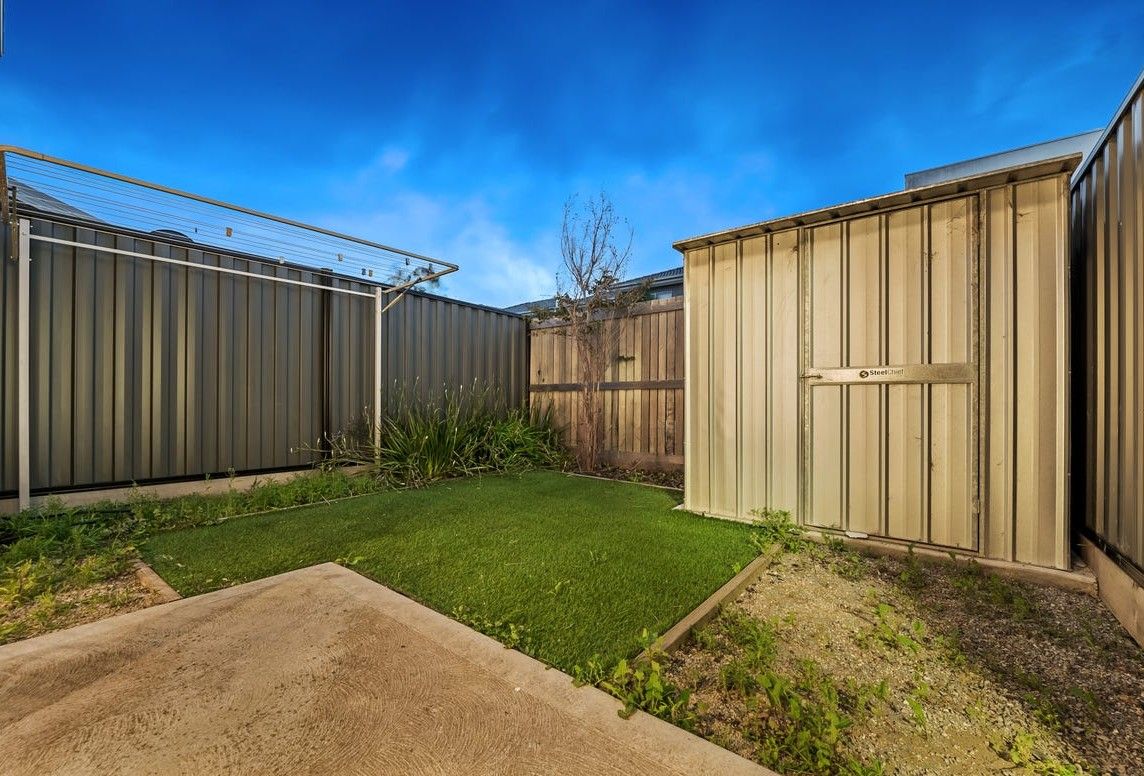 18 Ryrie Grove — photo 11 of 12