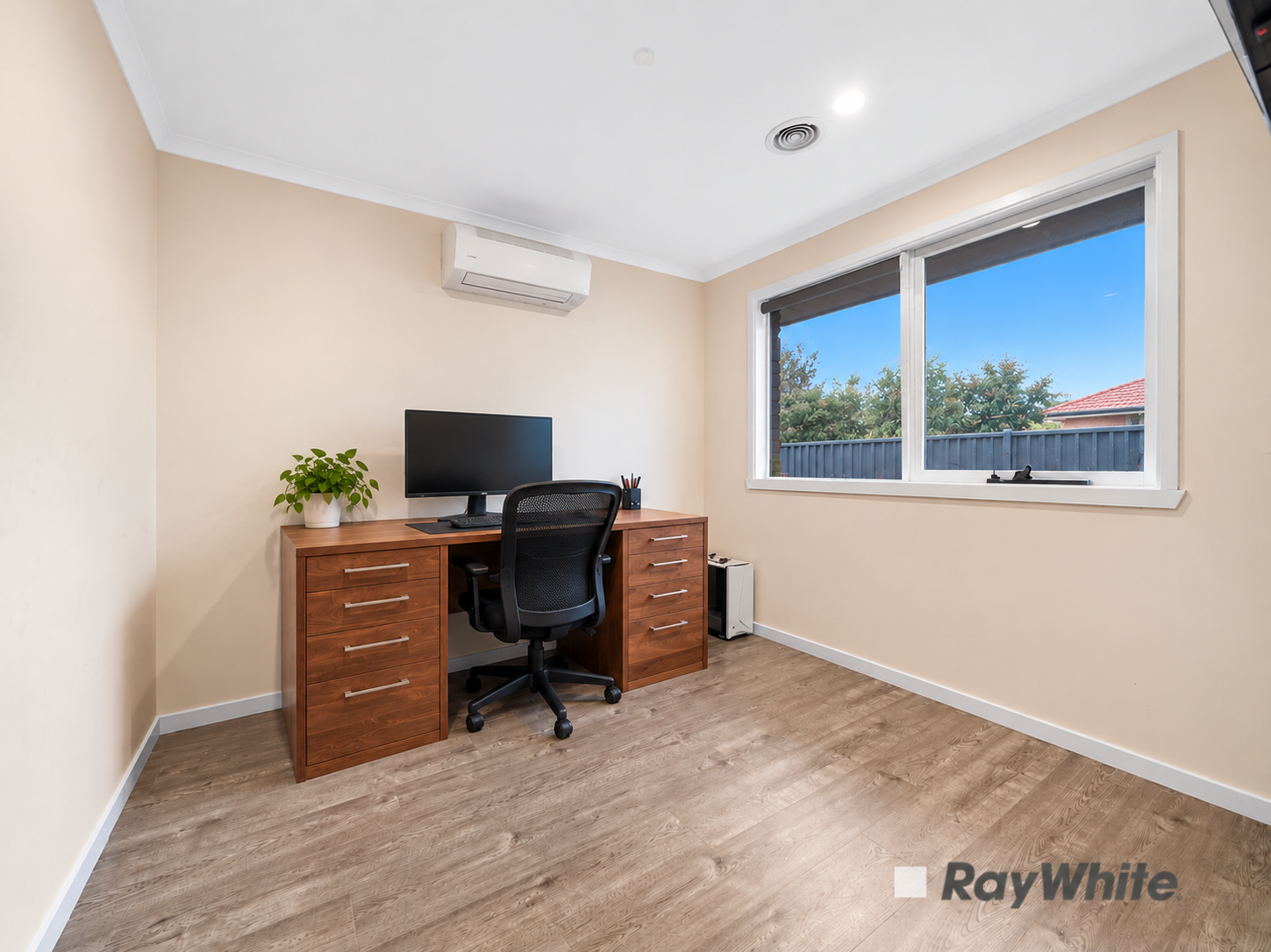 26 Benambra Way — photo 13 of 23