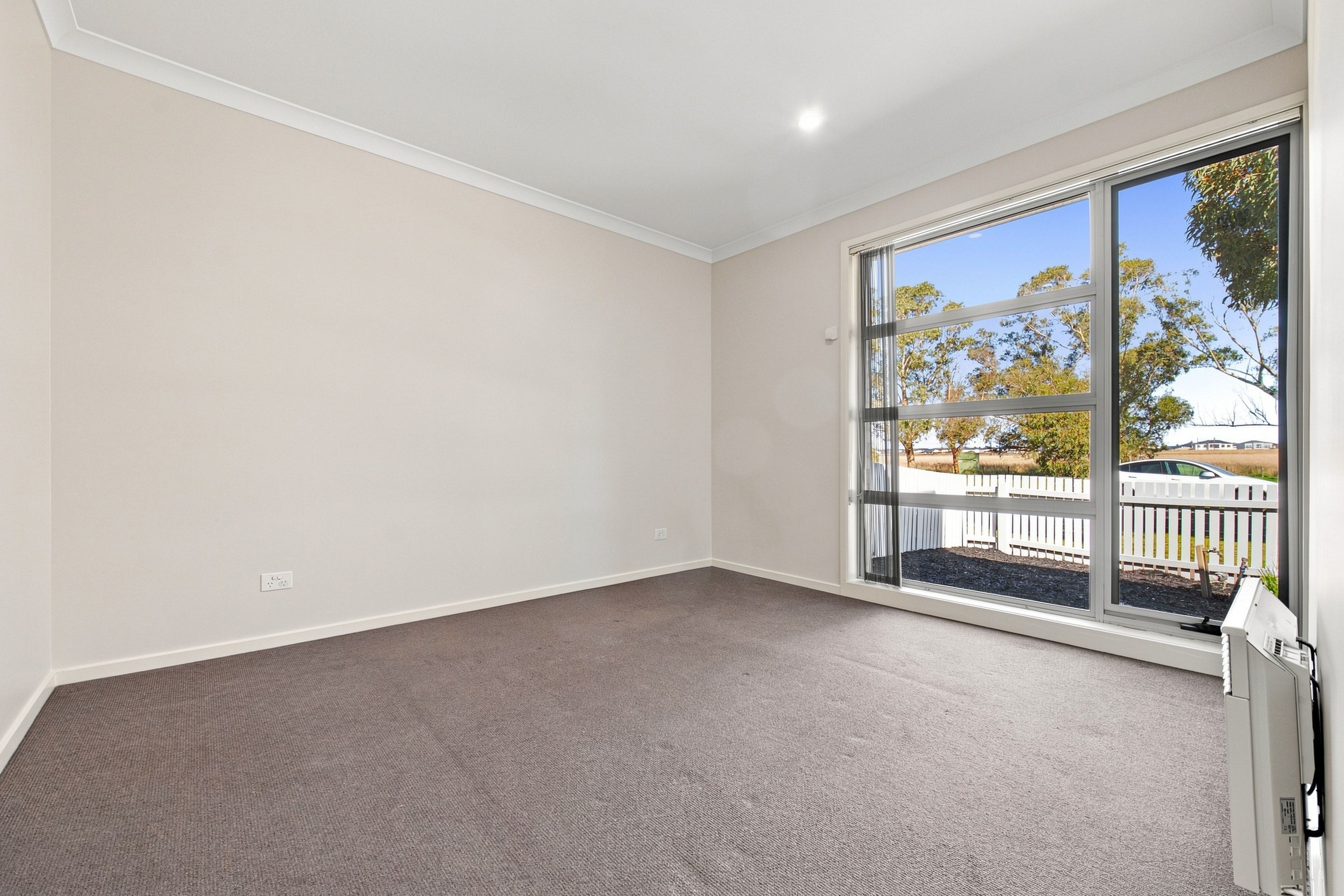 180 Paterson Drive — photo 7 of 19