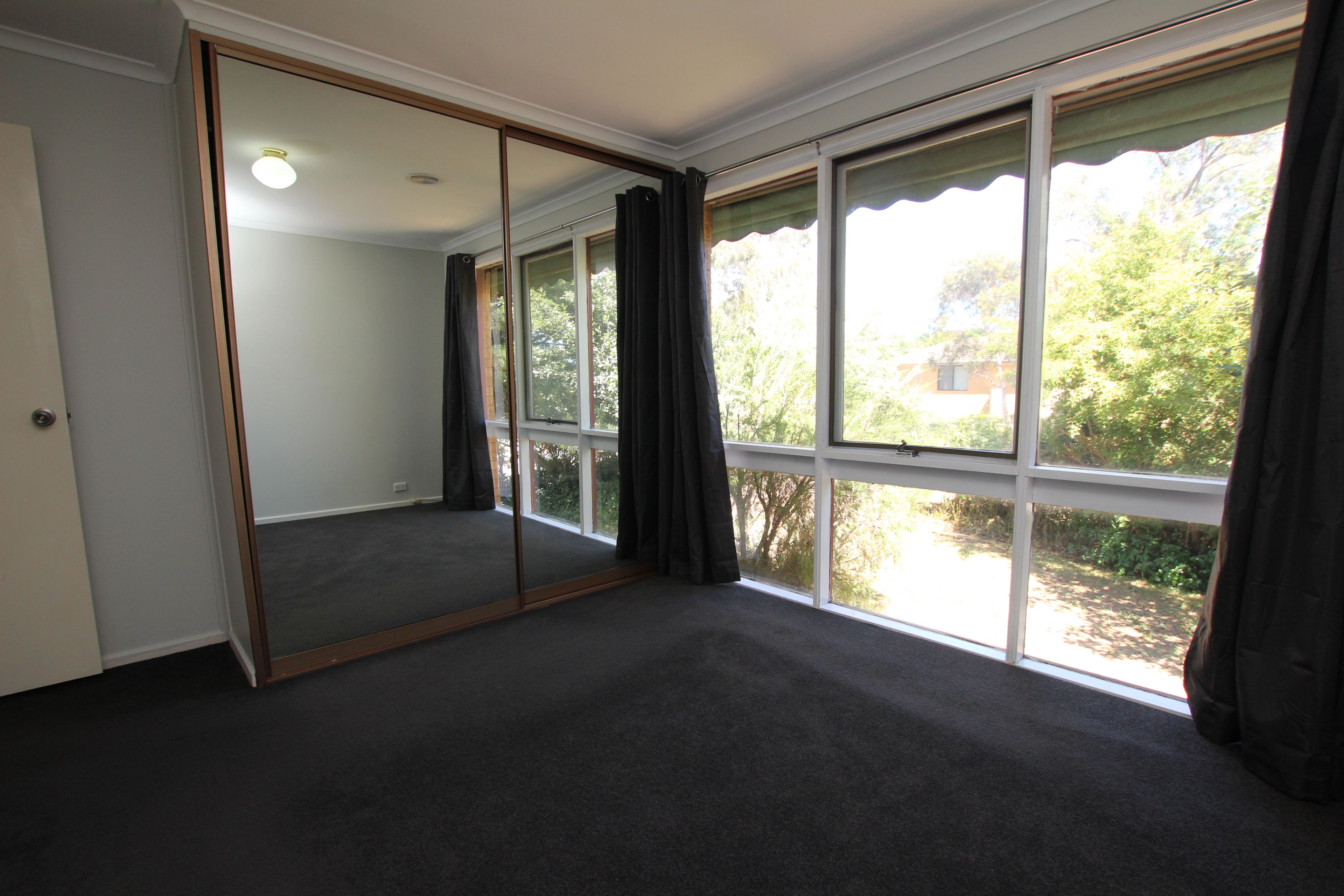 20 Diamantina Crescent — photo 11 of 24