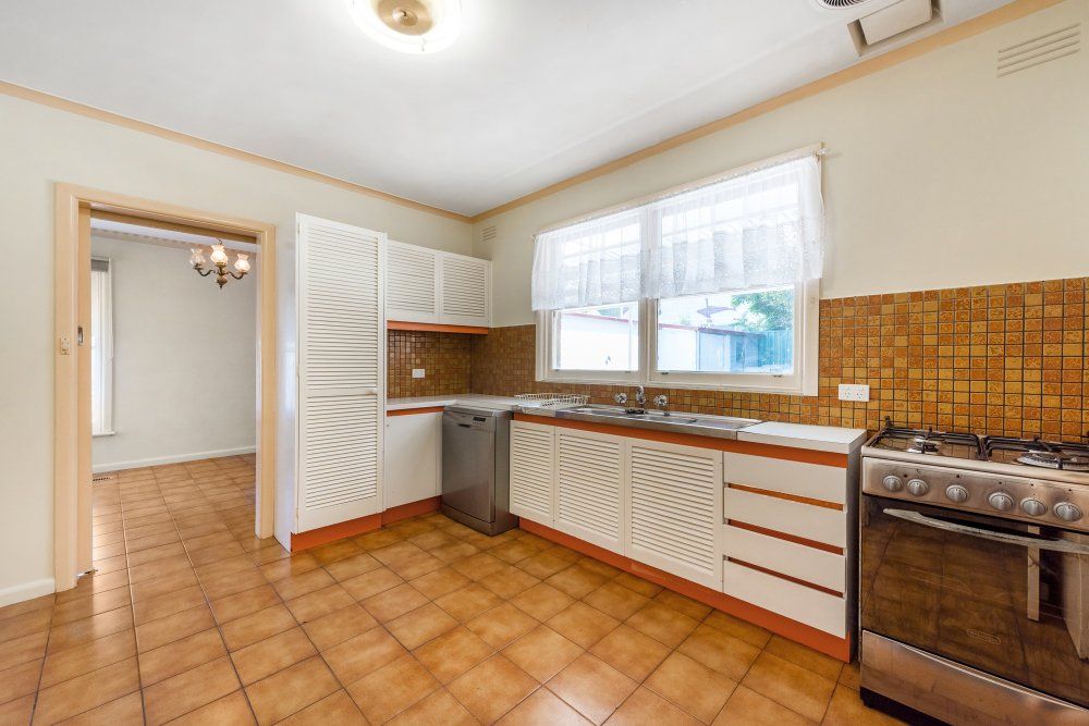 15 Laughlin Avenue, Nunawading, VIC 3131