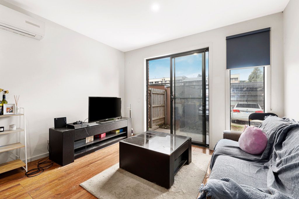 73 Copernicus Crescent, Bundoora, VIC 3083
