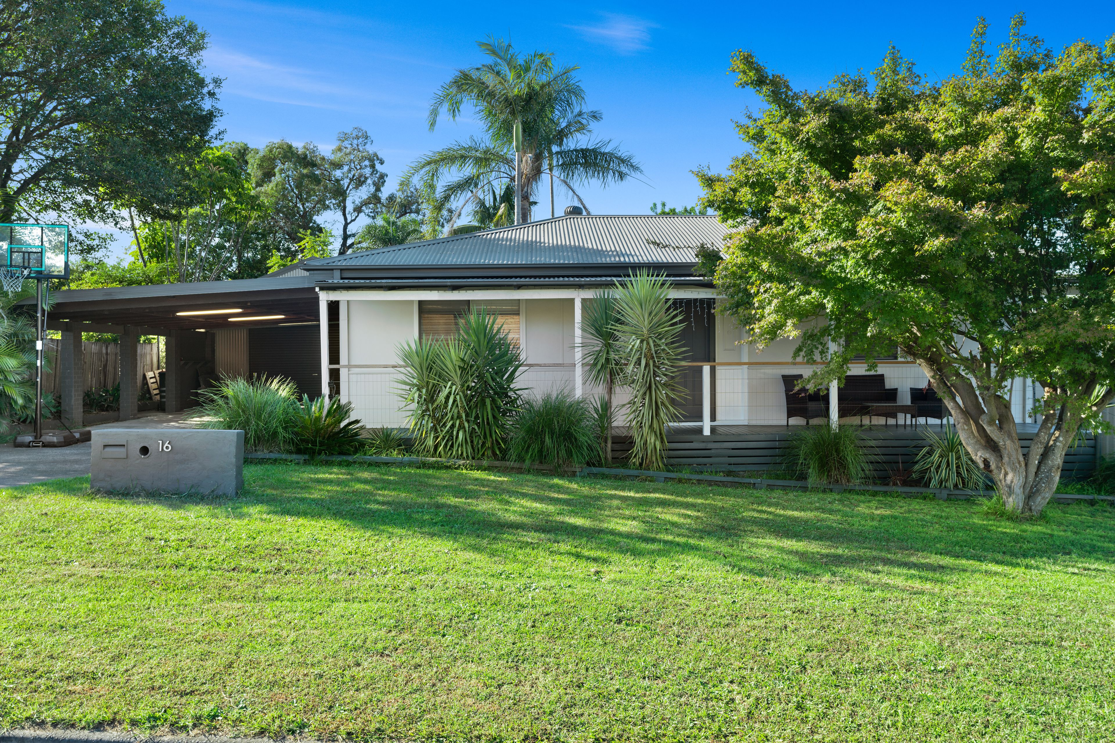 16 Tallayang Street, Bomaderry NSW 2541