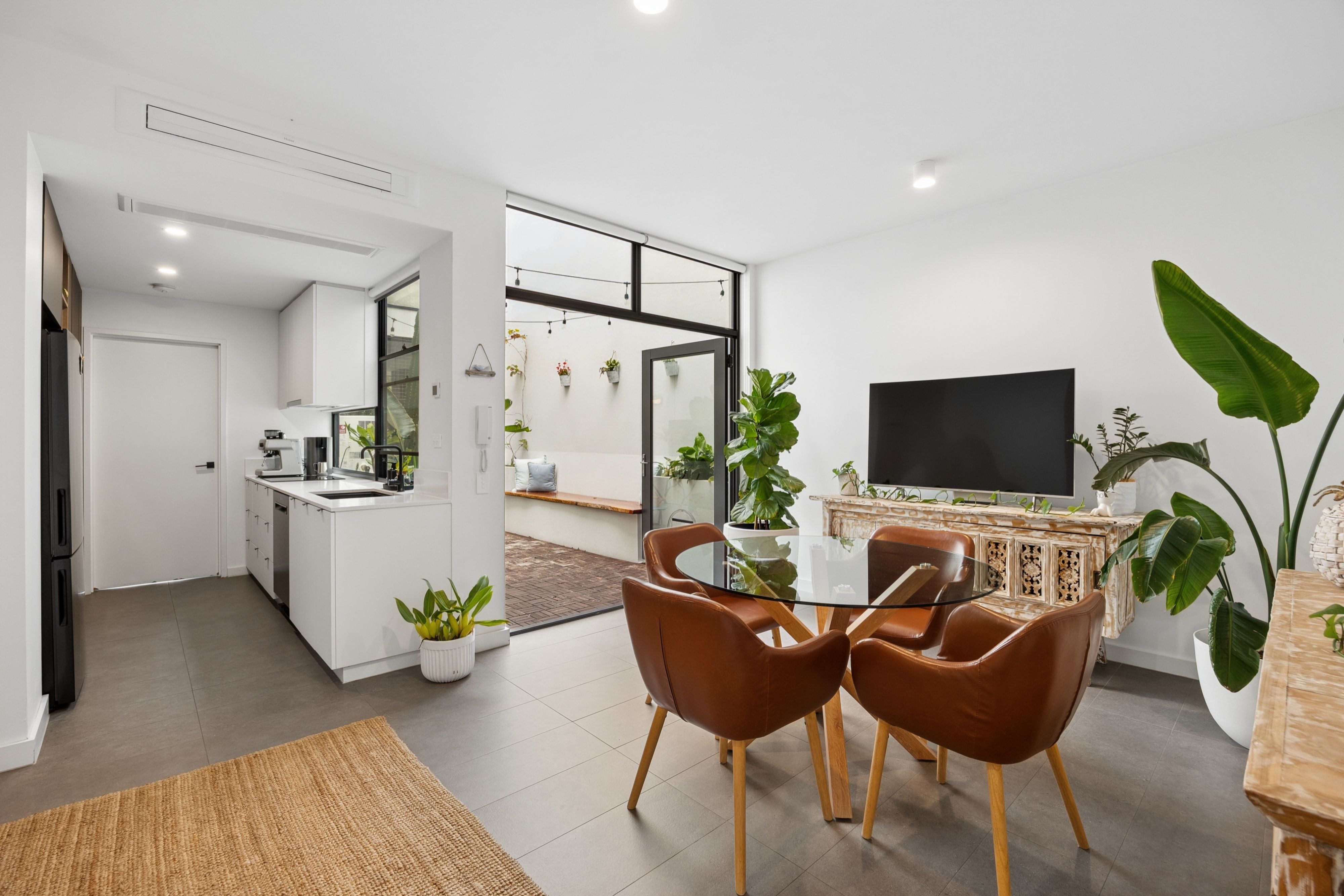 13/6 Parney Close — photo 3 of 30