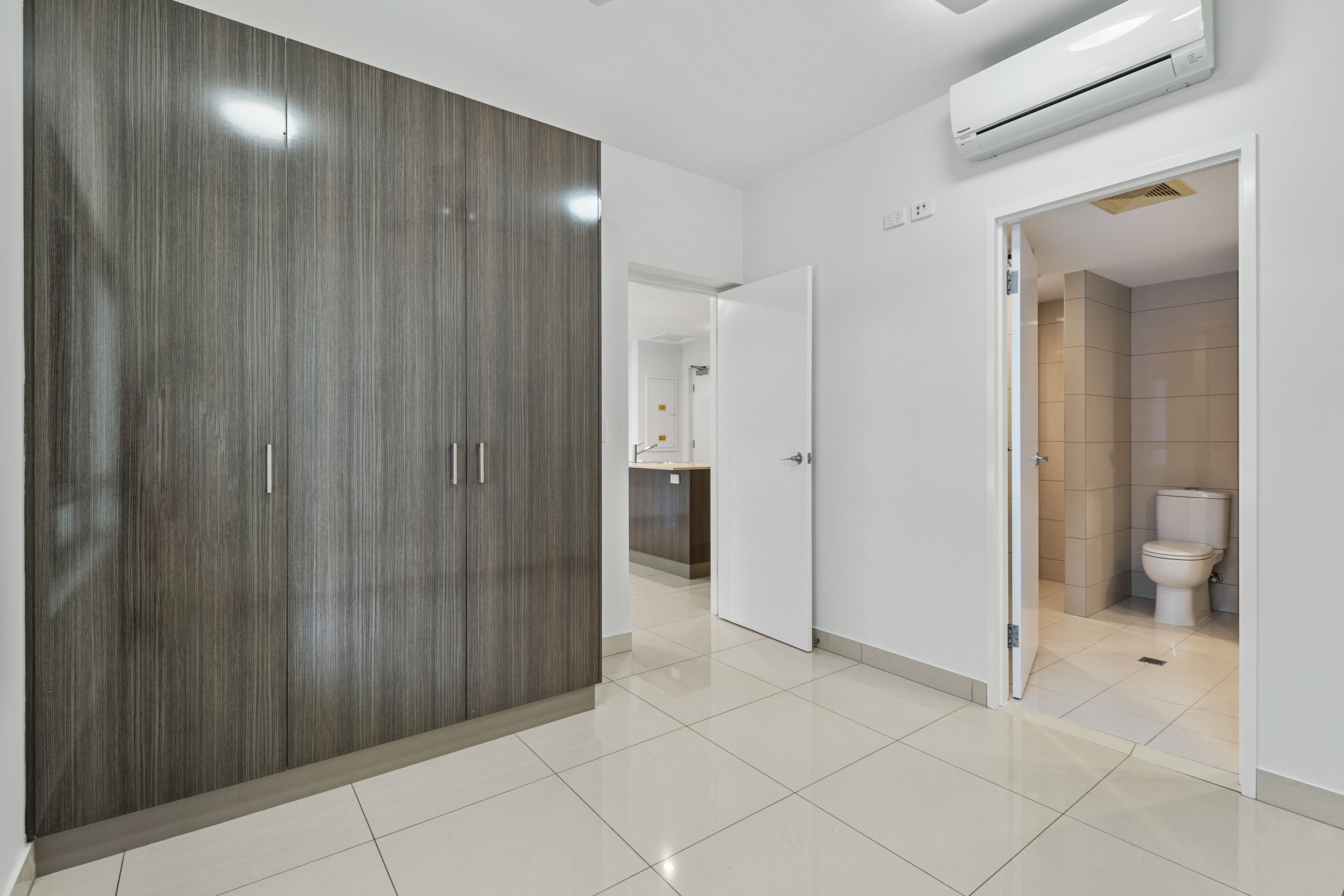 32/15 Fairweather Crescent — photo 7 of 10