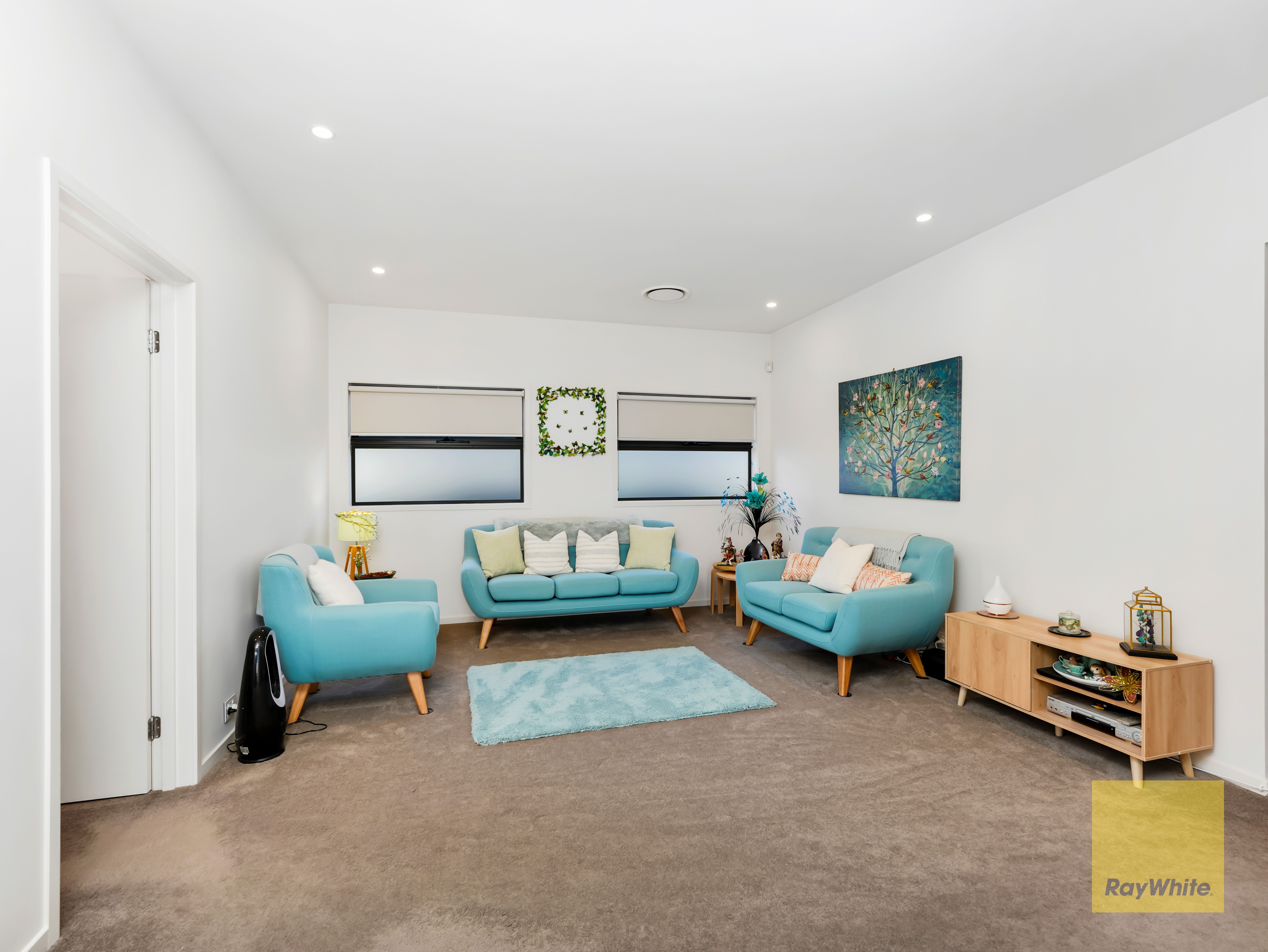 18 Gledswood Hill Drive — photo 7 of 17