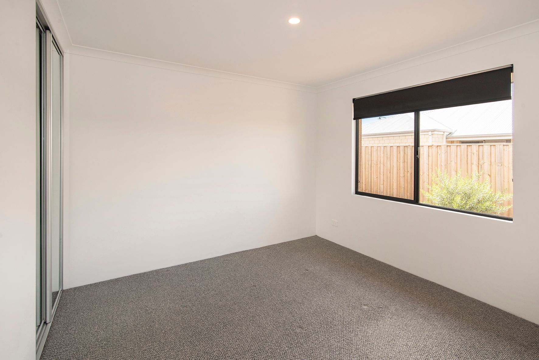 4 Maclaren Crescent — photo 11 of 15