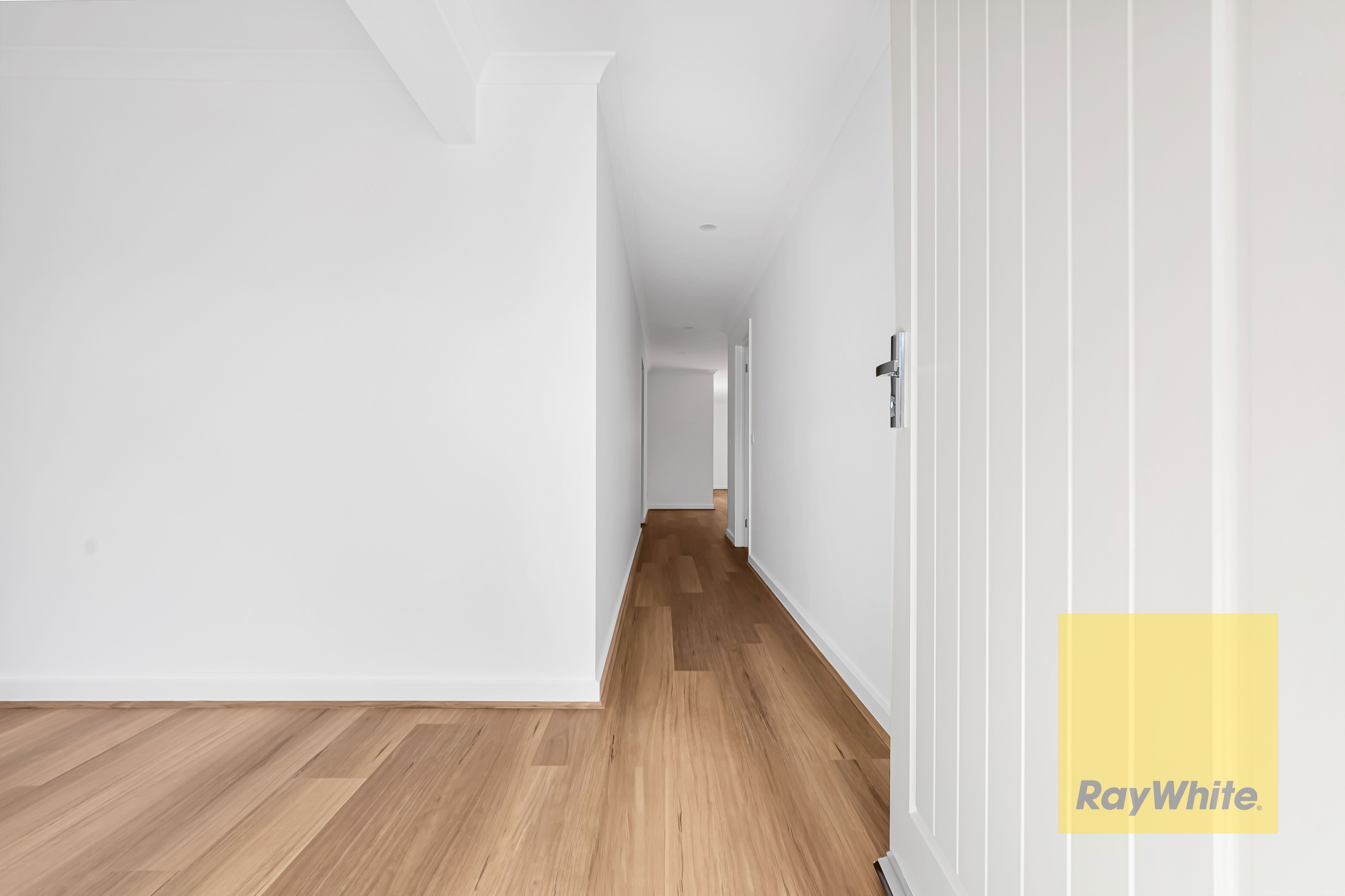 15 Spinosa Road — photo 3 of 17