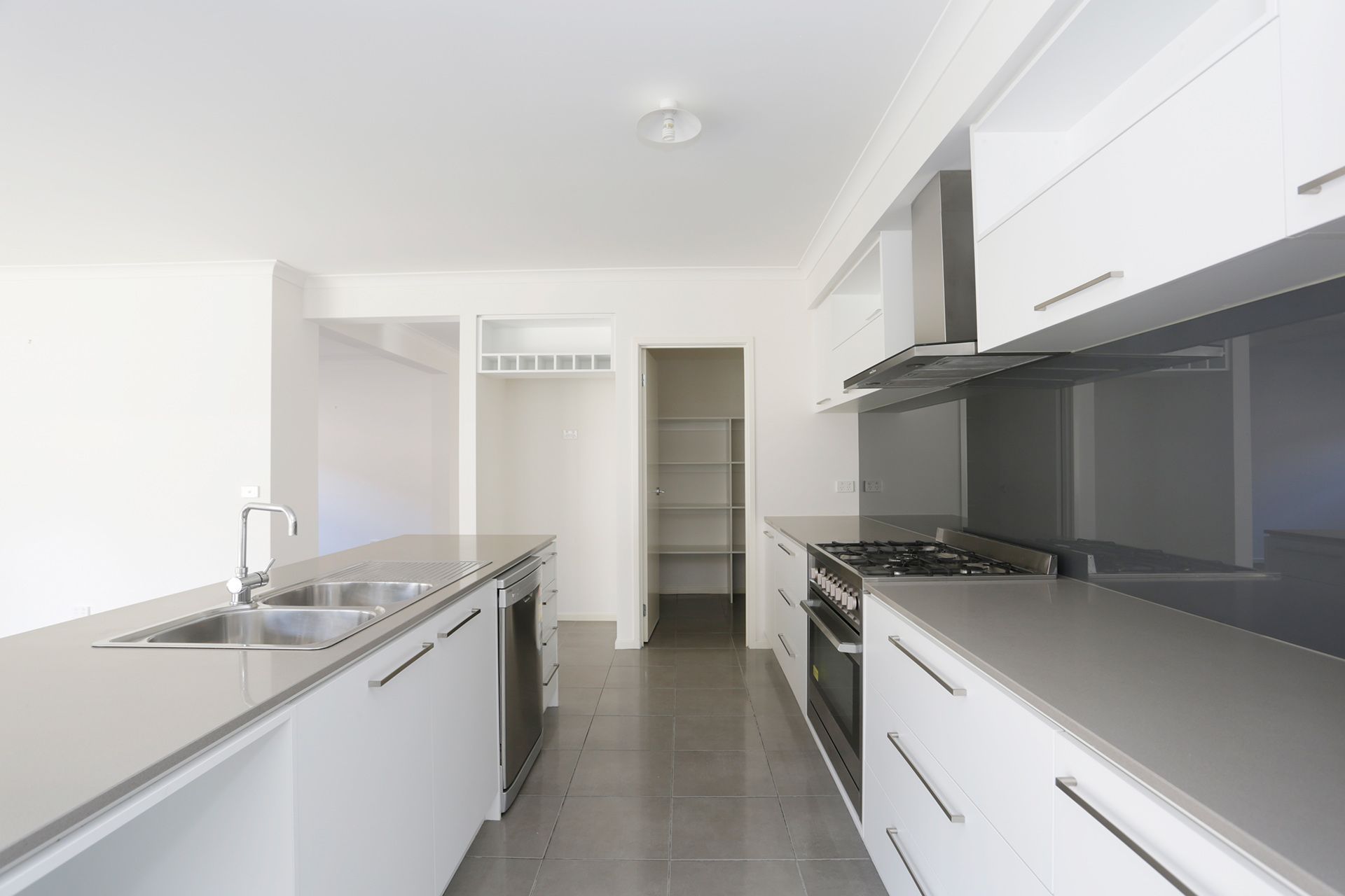 8 Witchazel Drive, South Morang, VIC 3752