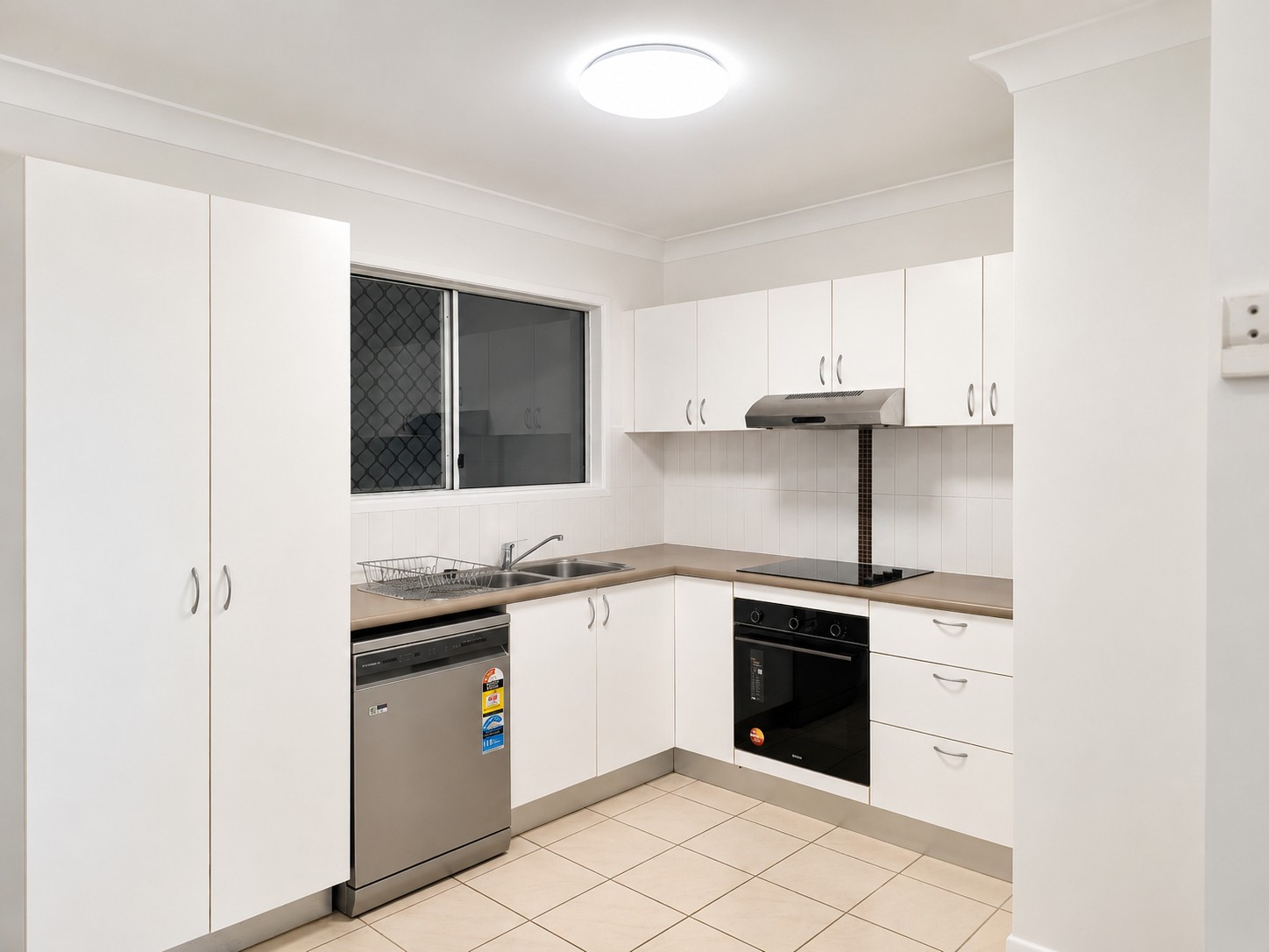12 Eton Court, Burdell, QLD 4818