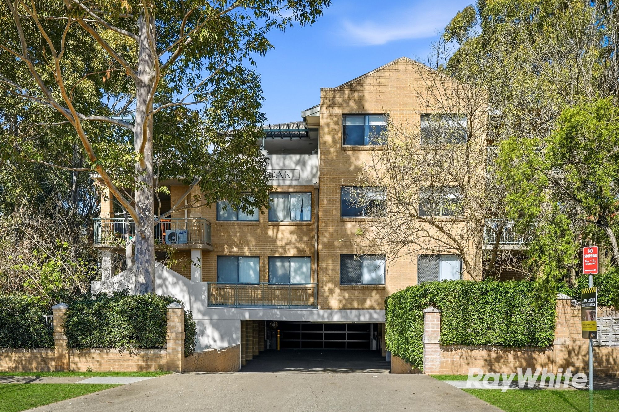 6/10 Hythe Street — photo from Ray White United Group