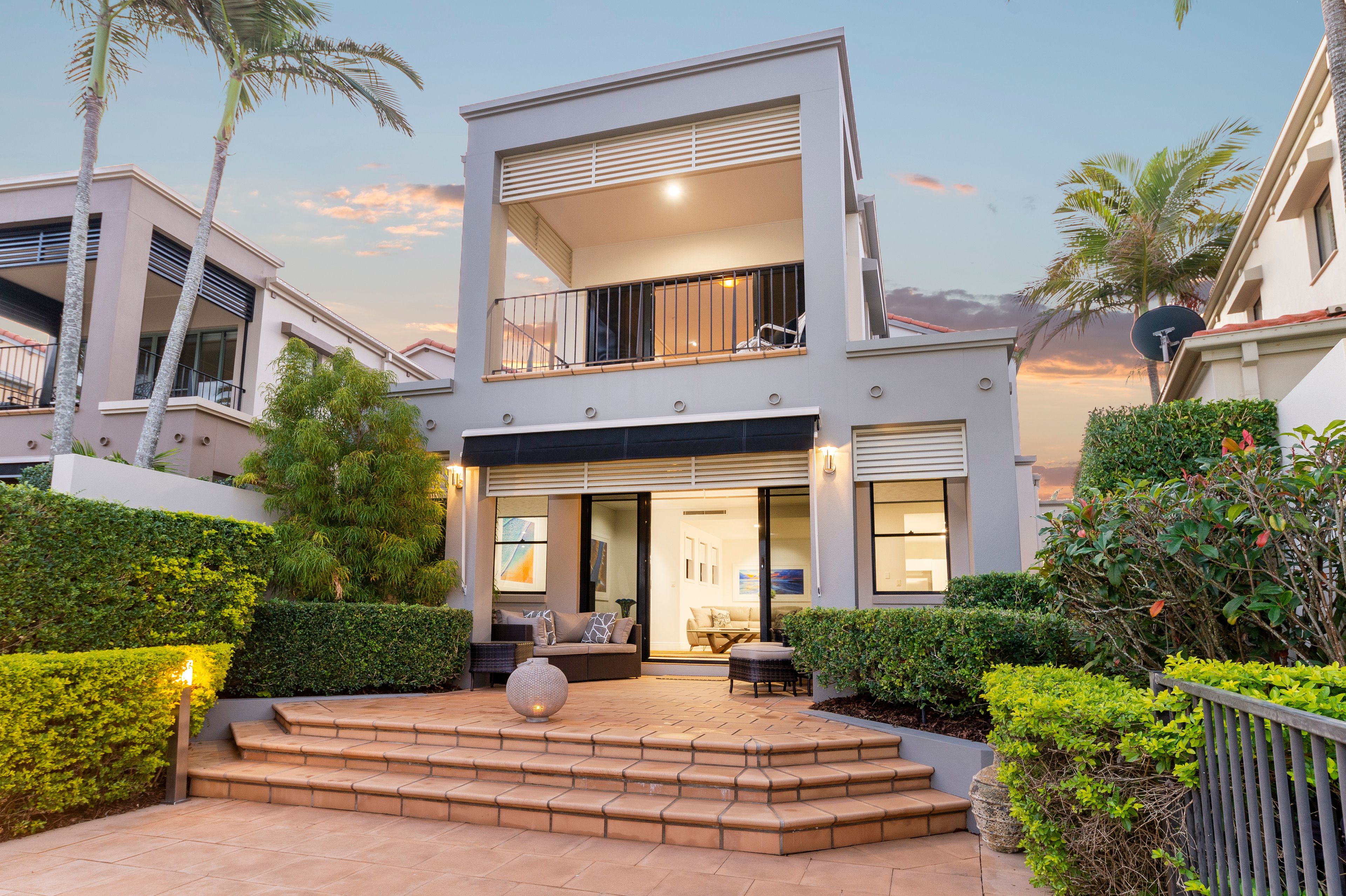 1516 Riverdale Drive, Hope Island, QLD 4212