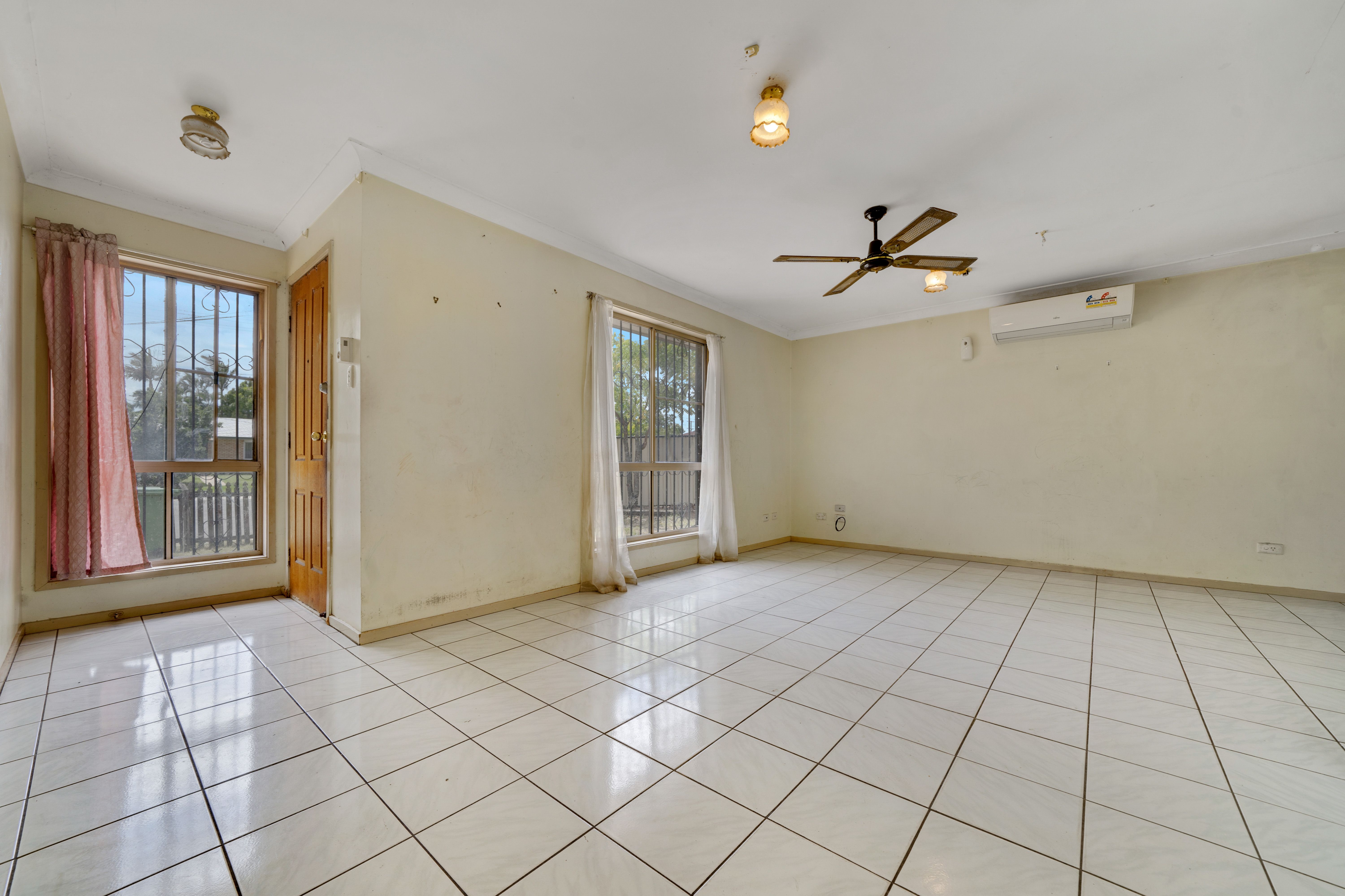 15 Mahonia Court, Crestmead, QLD 4132