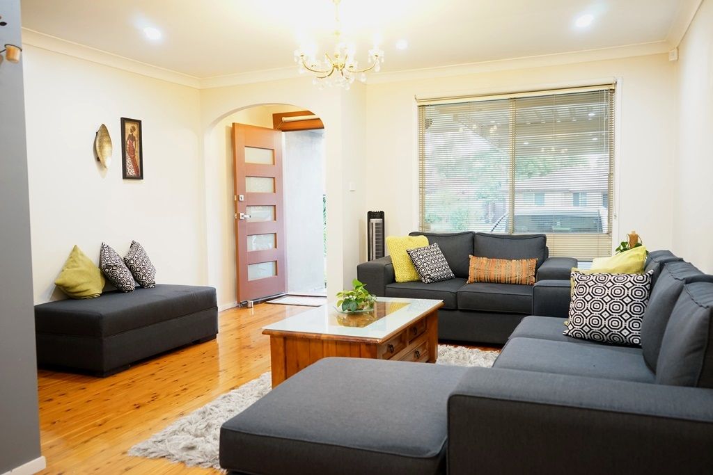 21 Greenmeadows Crescent, Toongabbie, NSW 2146